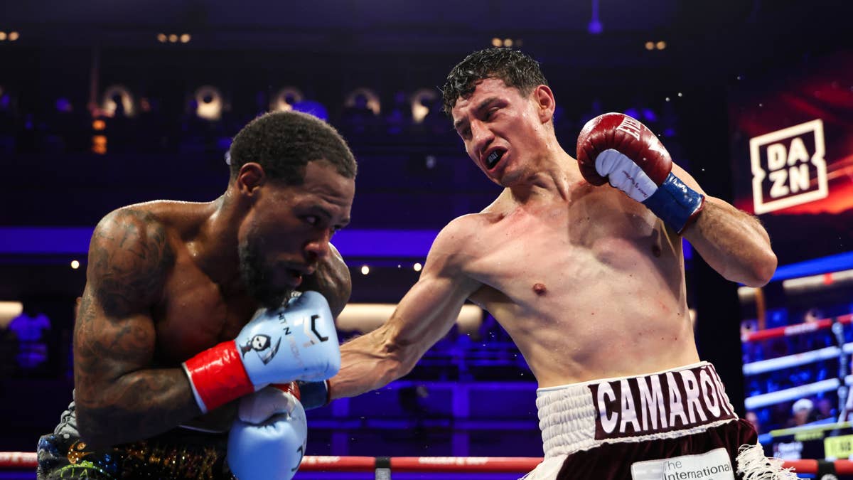 William Zepeda Wins WBC Lightweight Title by Dominating Lamont Roach in Unanimous Decision