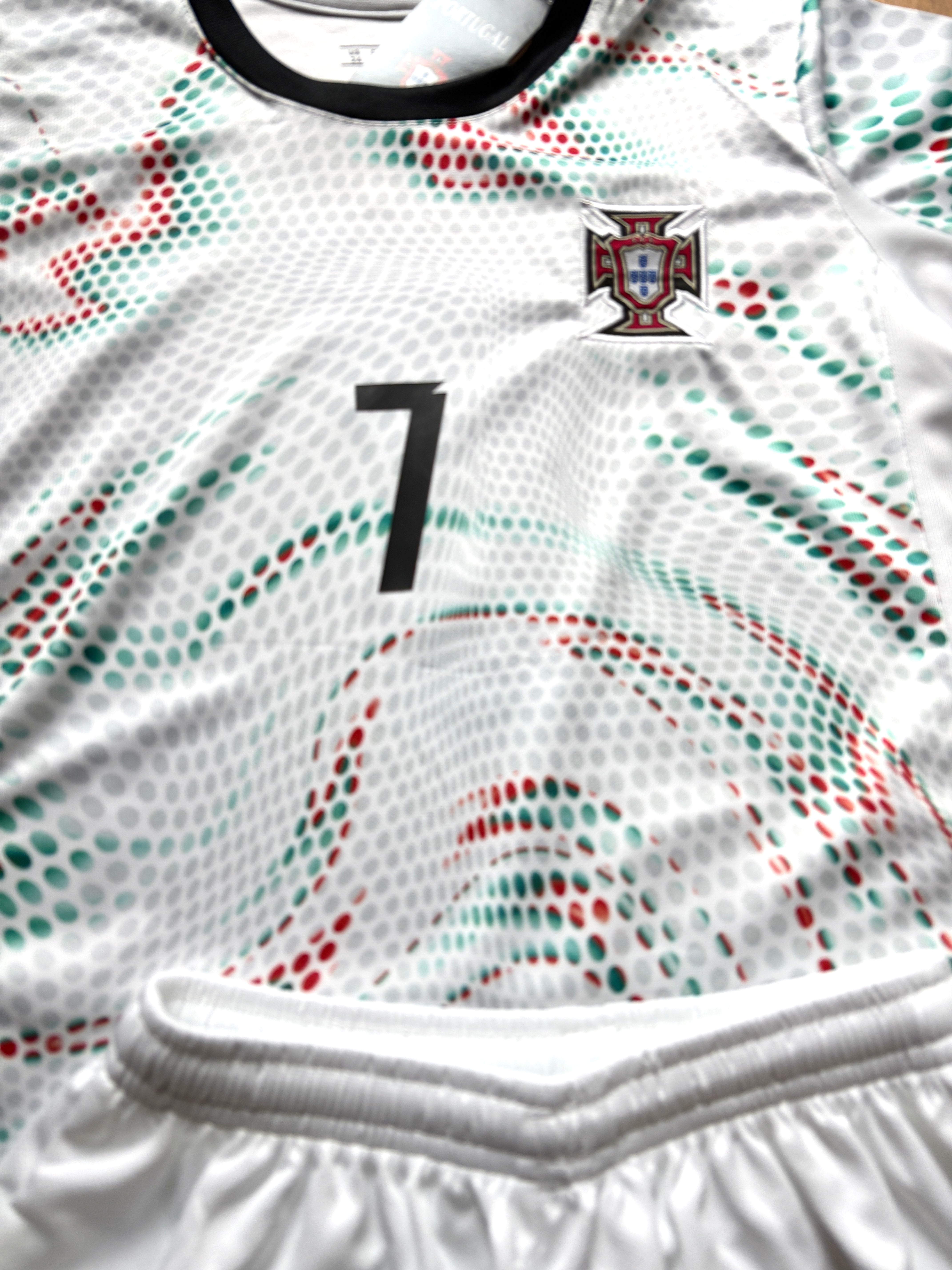Ronaldo Portugal 2025 Away White Kids Soccer Jersey Kit 2 Piece Set 4
