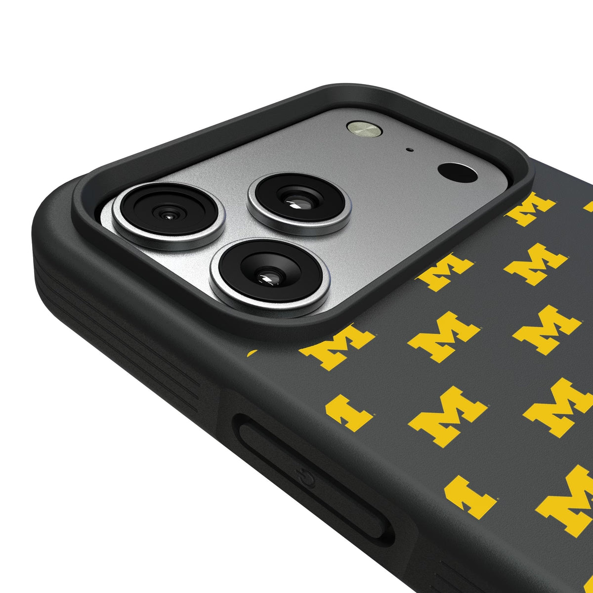 University of Michigan Wolverines Fashion Pattern Bump Phone Case for Apple iPhone 17 Series 6