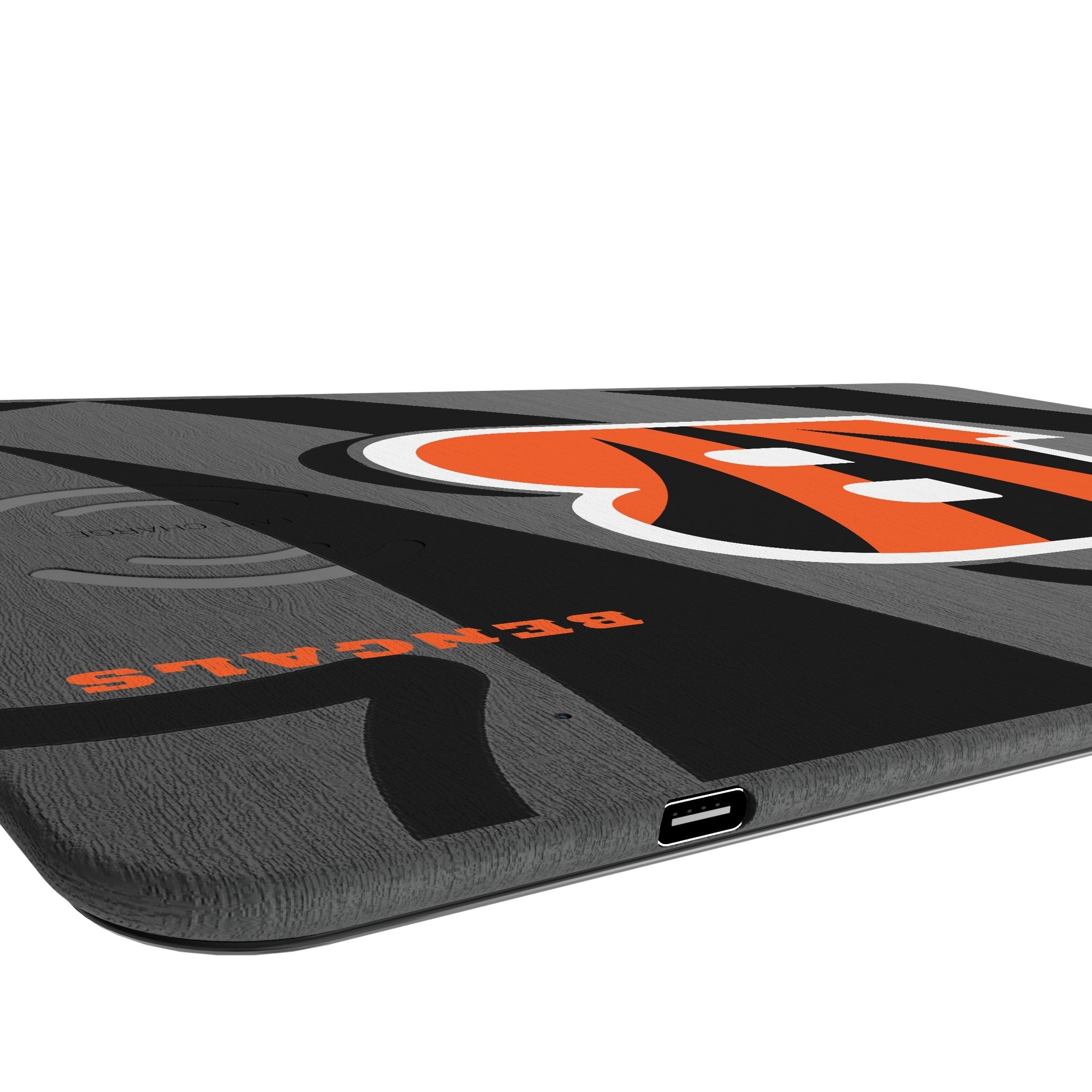 Cincinnati Bengals Monocolor Tilt 15-Watt Wireless Charger and Mouse Pad 3