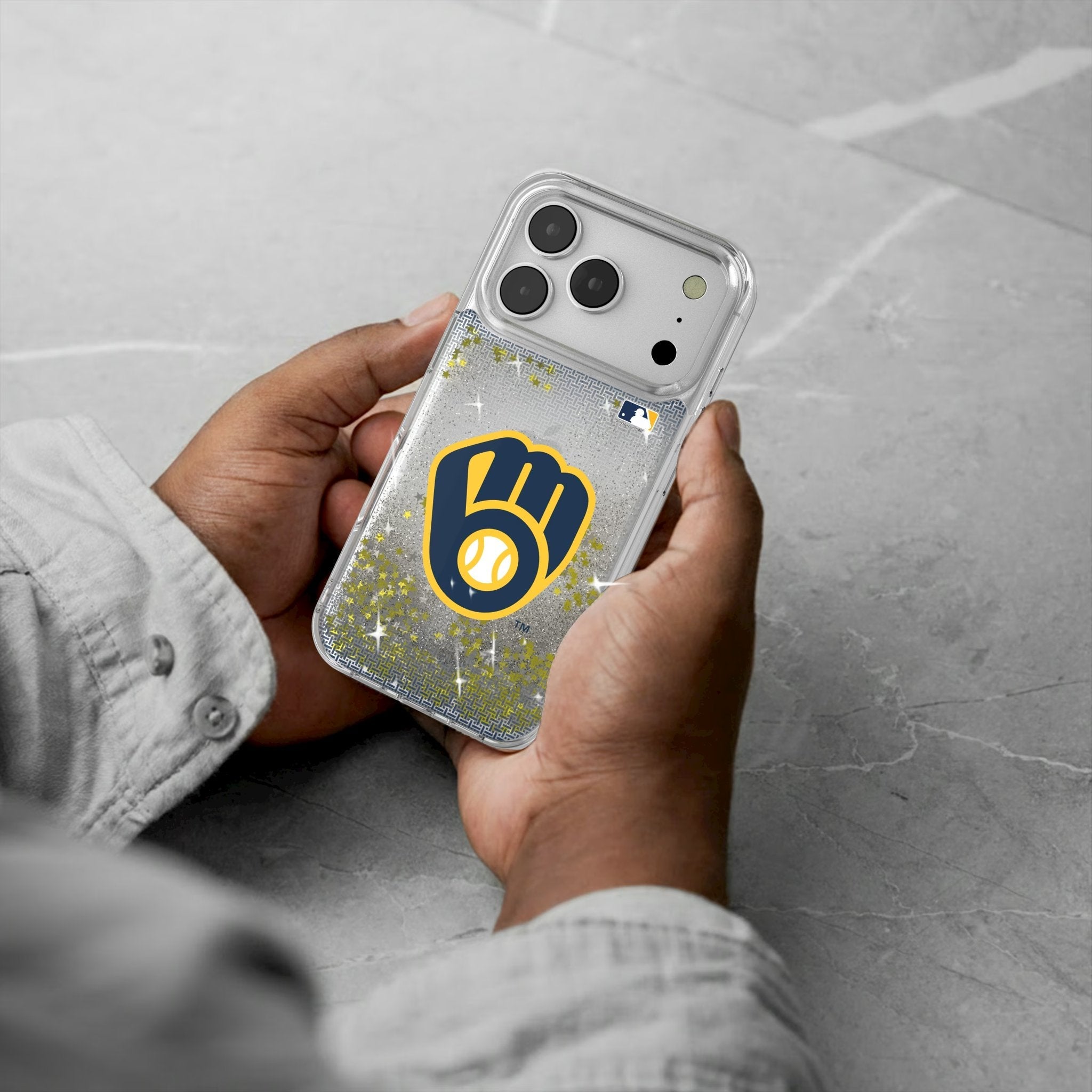 Milwaukee Brewers Linen Glitter Phone Case for Apple iPhone 17 Series 5