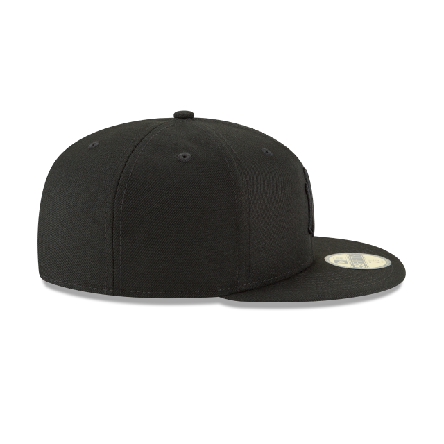 New York Yankees - 59Fifty Blackout Basic Men's Hat, New Era 6