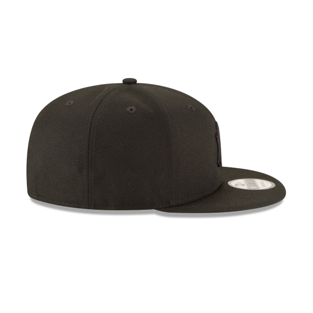 New York Yankees - 9Fifty Limited Edition Black on Black Snapback Hat, New Era 6