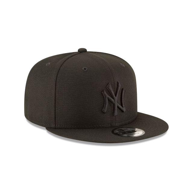 New York Yankees - 9Fifty Limited Edition Black on Black Snapback Hat, New Era 3