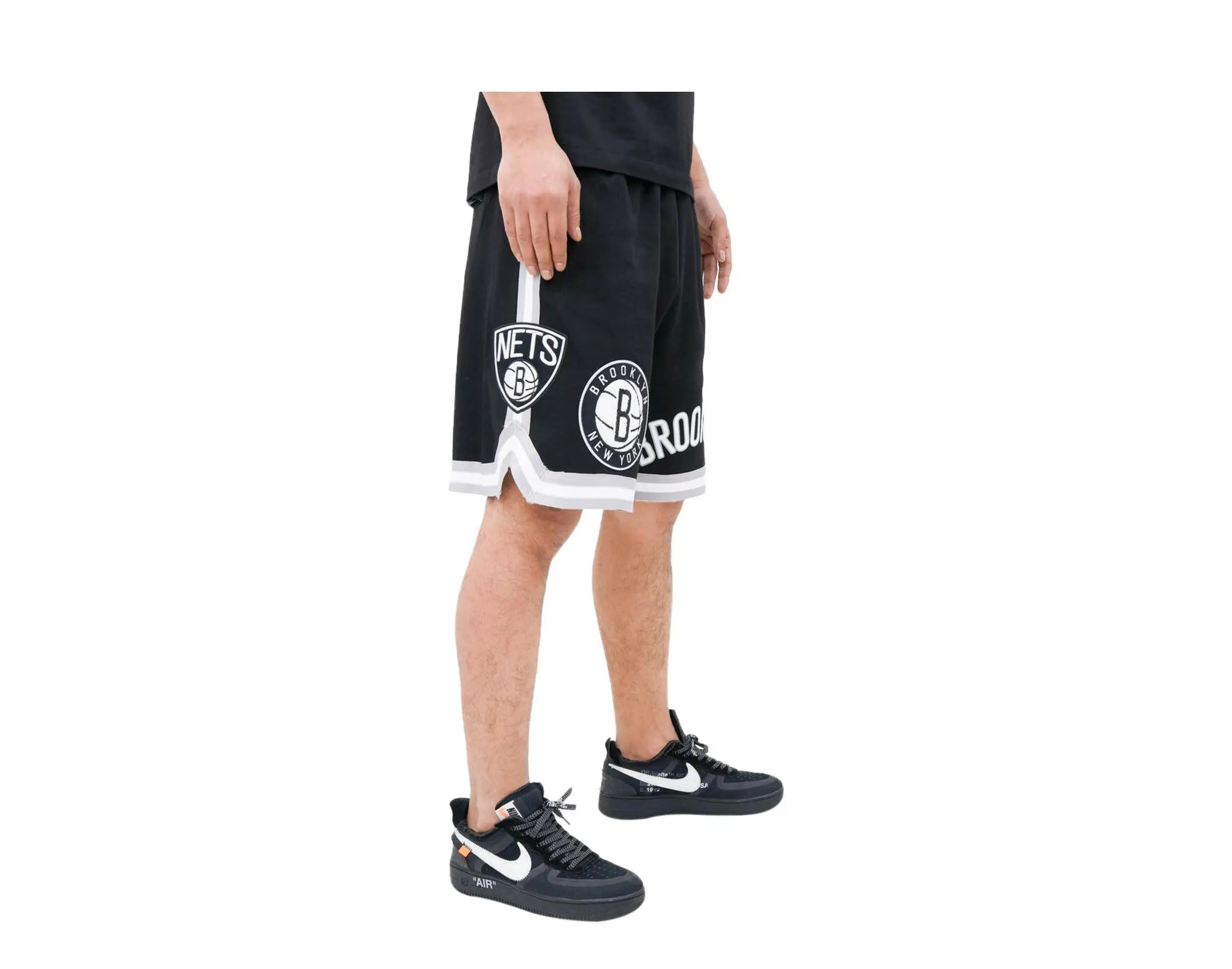 Pro Standard Brooklyn Nets Classic Chenille Men Shorts Black 2