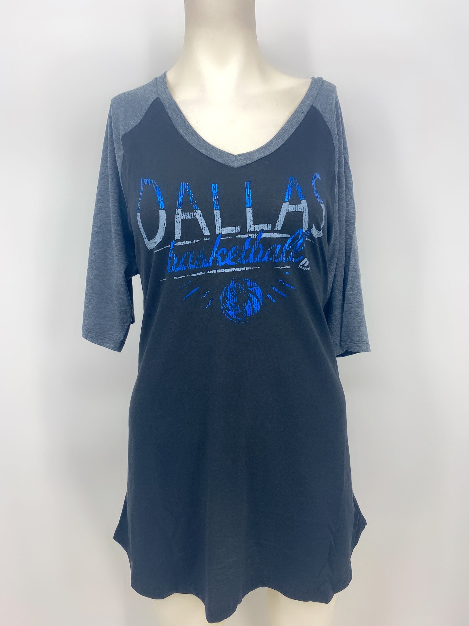 NBA Dallas Mavericks Womens On The Mark 1/2 Sleeve V-Neck Tee, Size XXL 3