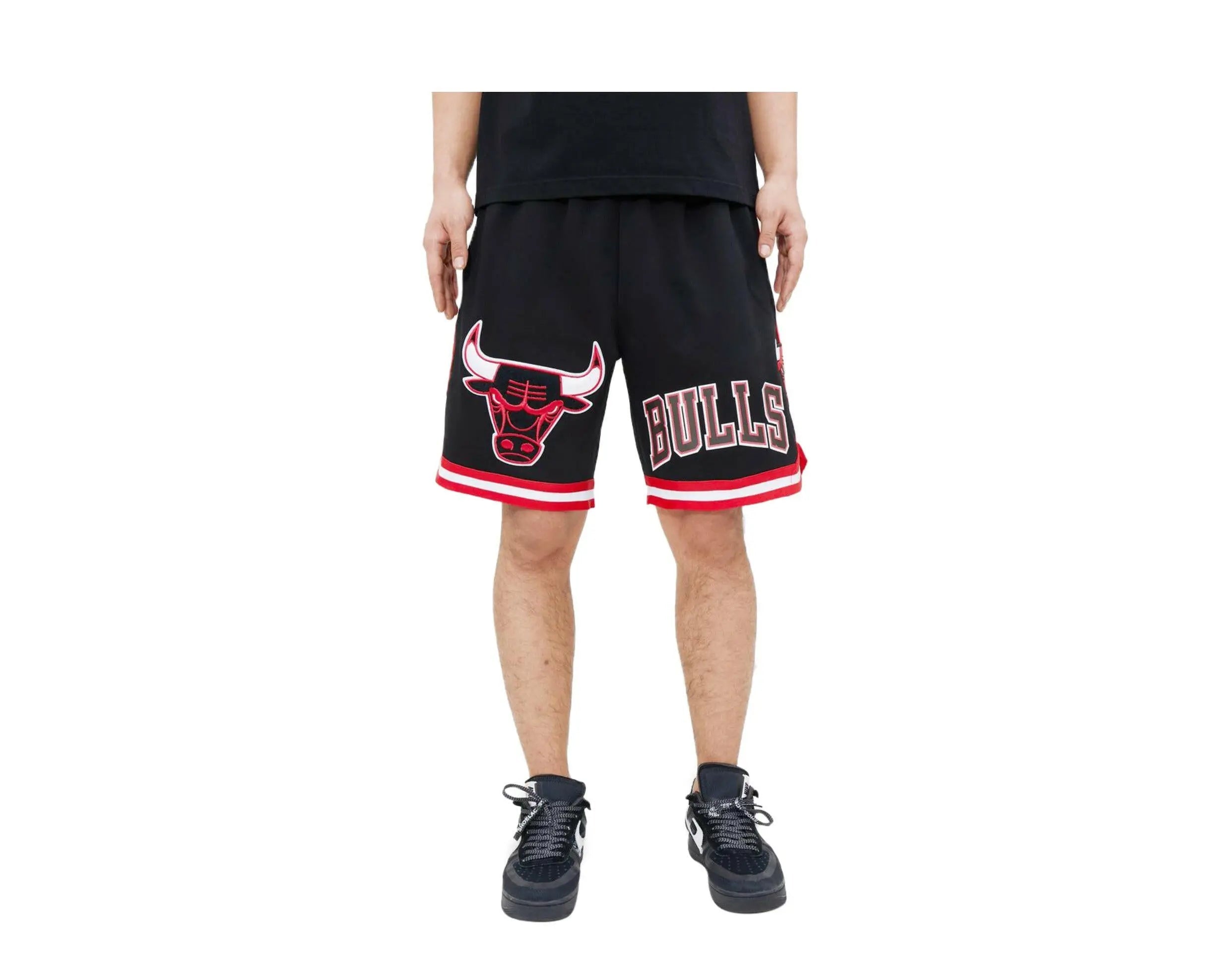 Pro Standard Chicago Bulls Classic Chenille Men Shorts Black 1