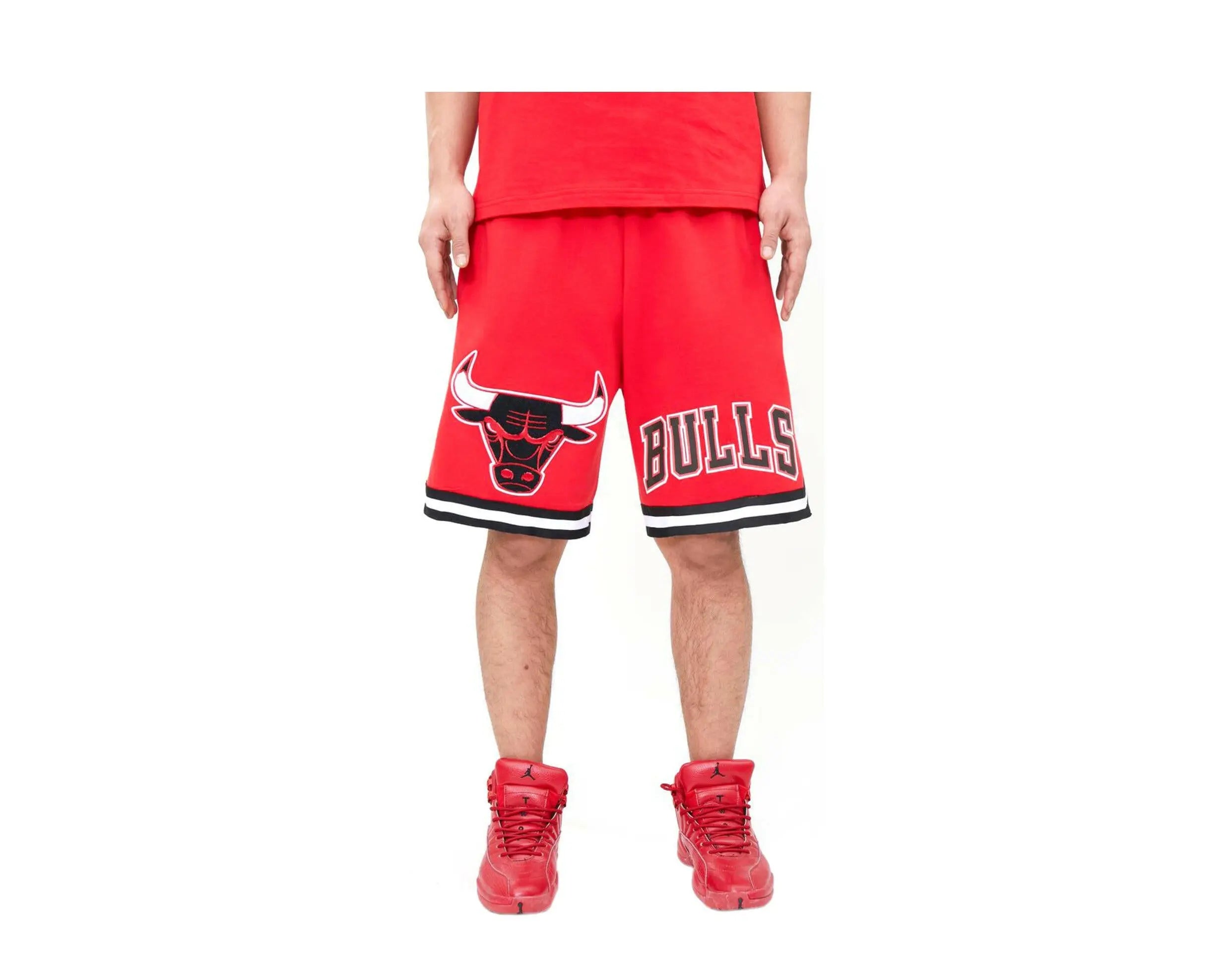 Pro Standard Chicago Bulls Classic Chenille Men Shorts Red 1
