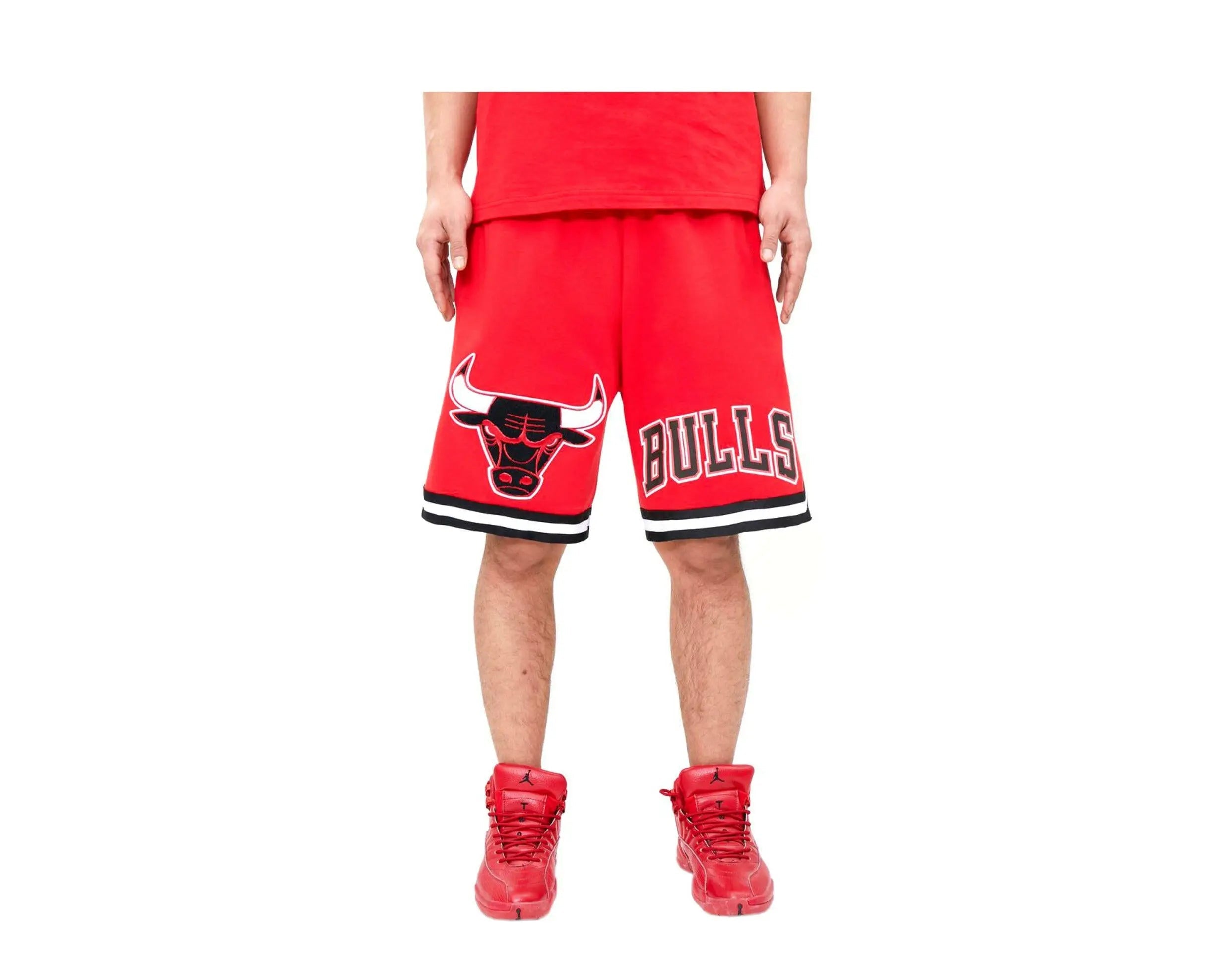 Pro Standard Chicago Bulls Classic Chenille Men Shorts Red 4