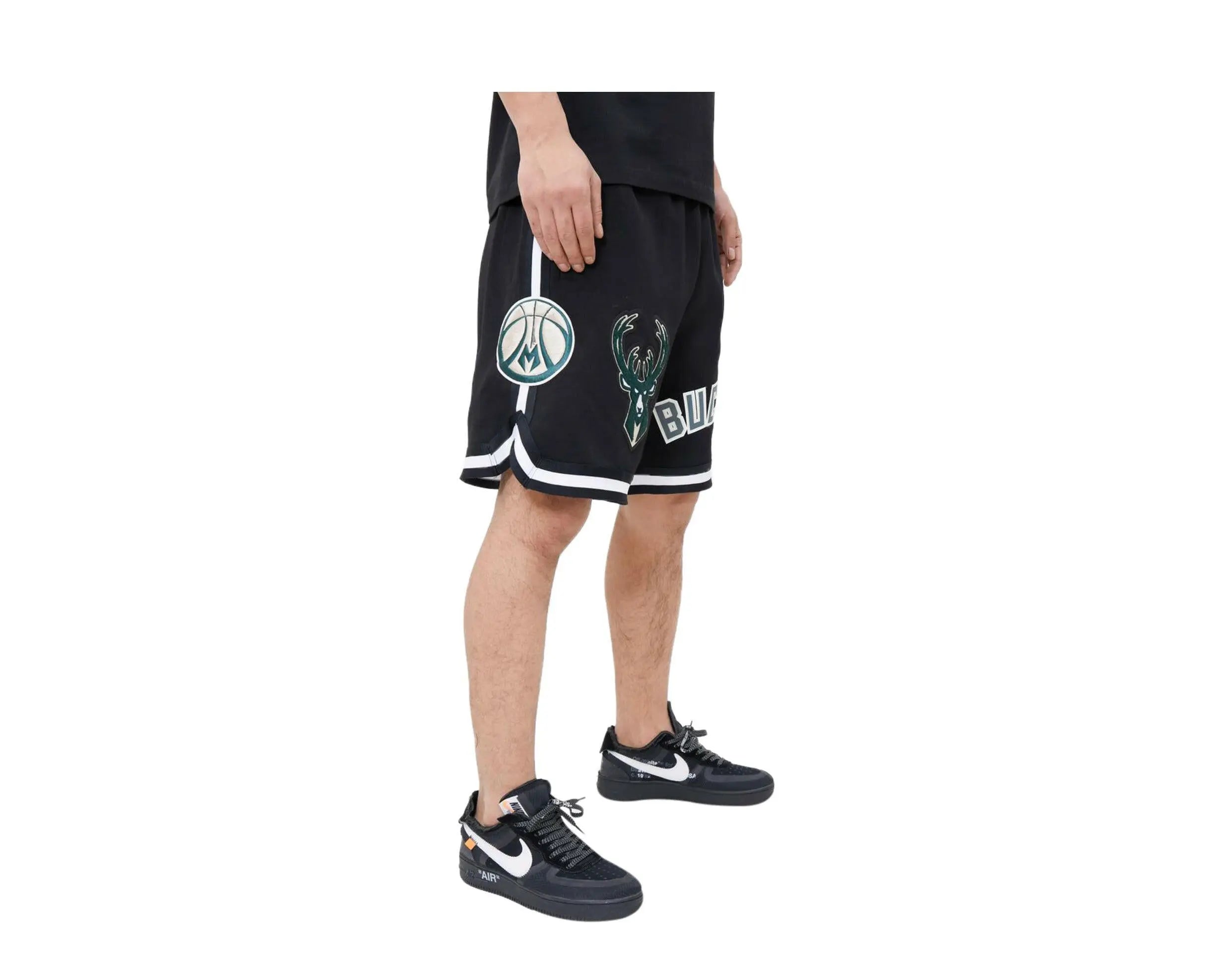 Pro Standard Milwaukee Bucks Classic Chenille Men Shorts Black 3