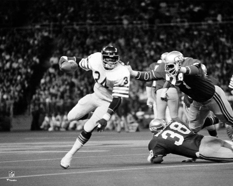 Walter Payton Black & White Action Chicago Bears 8" x 10" Football Photo 1