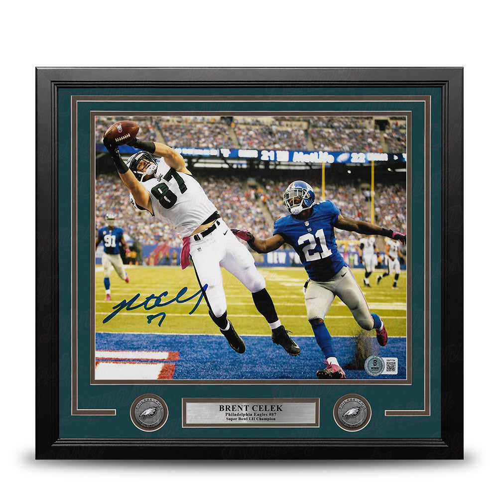 Brent Celek Touchdown v. Giants Philadelphia Eagles Autographed 16" x 20" Framed Football Photo 1
