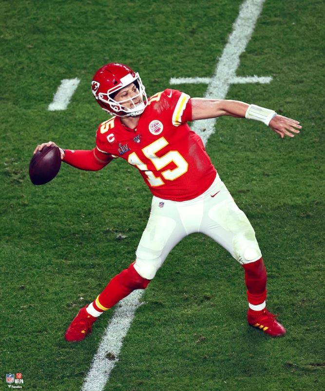Patrick Mahomes Throwing Action Kansas City Chiefs 8" x 10" Football Photo 1