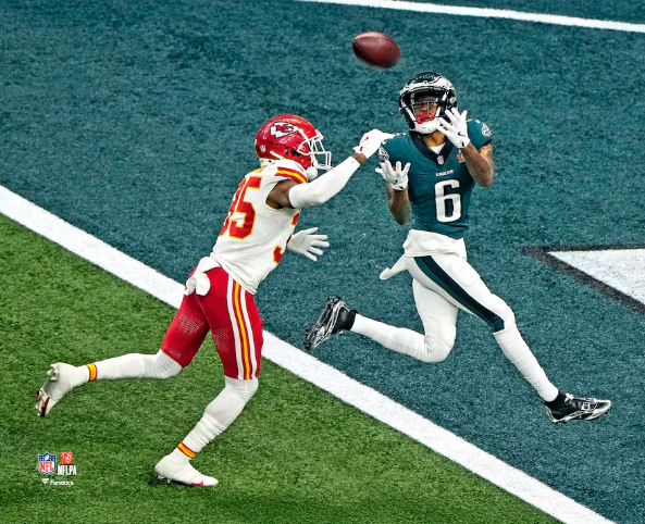 DeVonta Smith Philadelphia Eagles Super Bowl LIX Touchdown 8" x 10" Football Photo 1