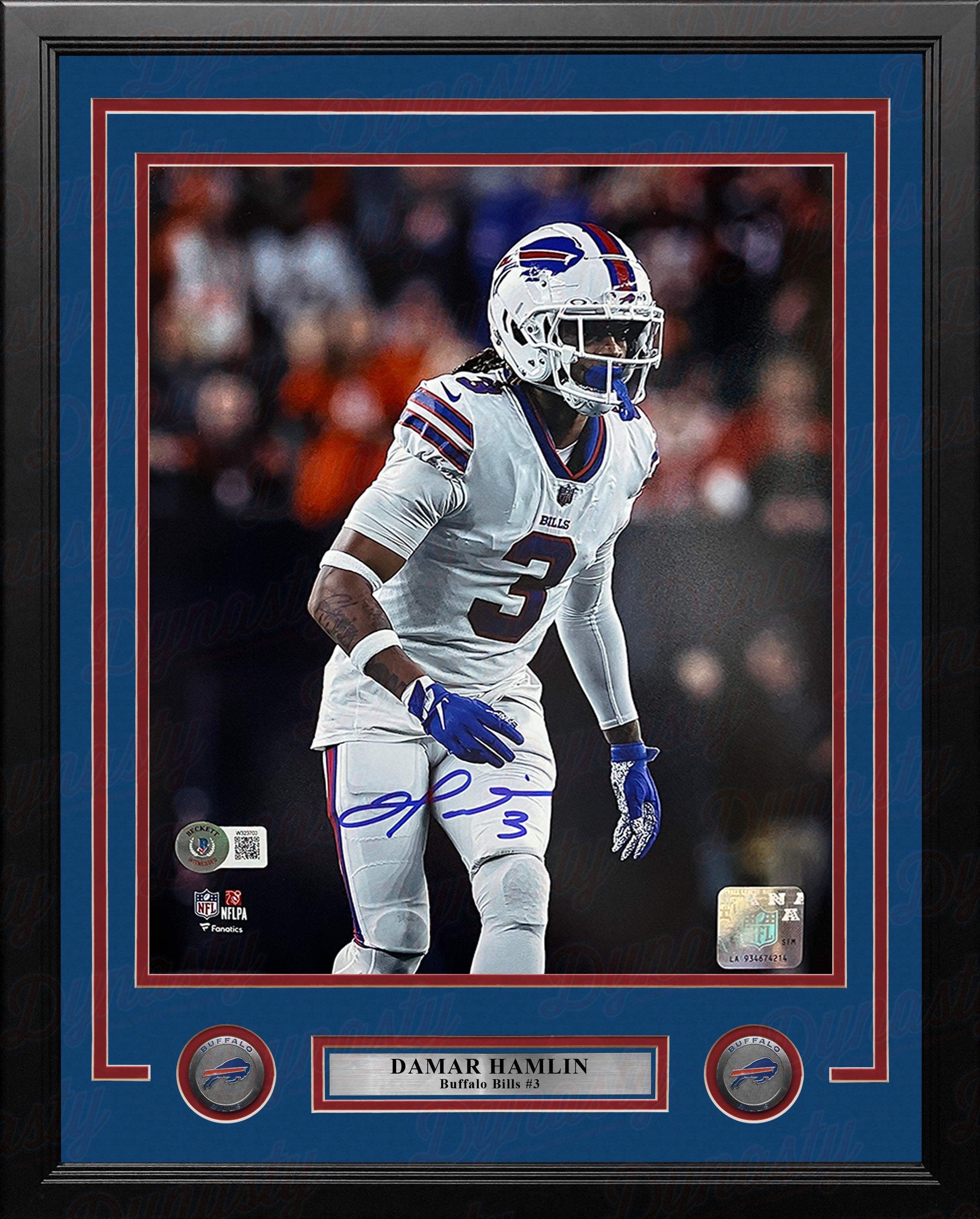 Damar Hamlin in Action Buffalo Bills Autographed 16" x 20" Framed Football Photo 1