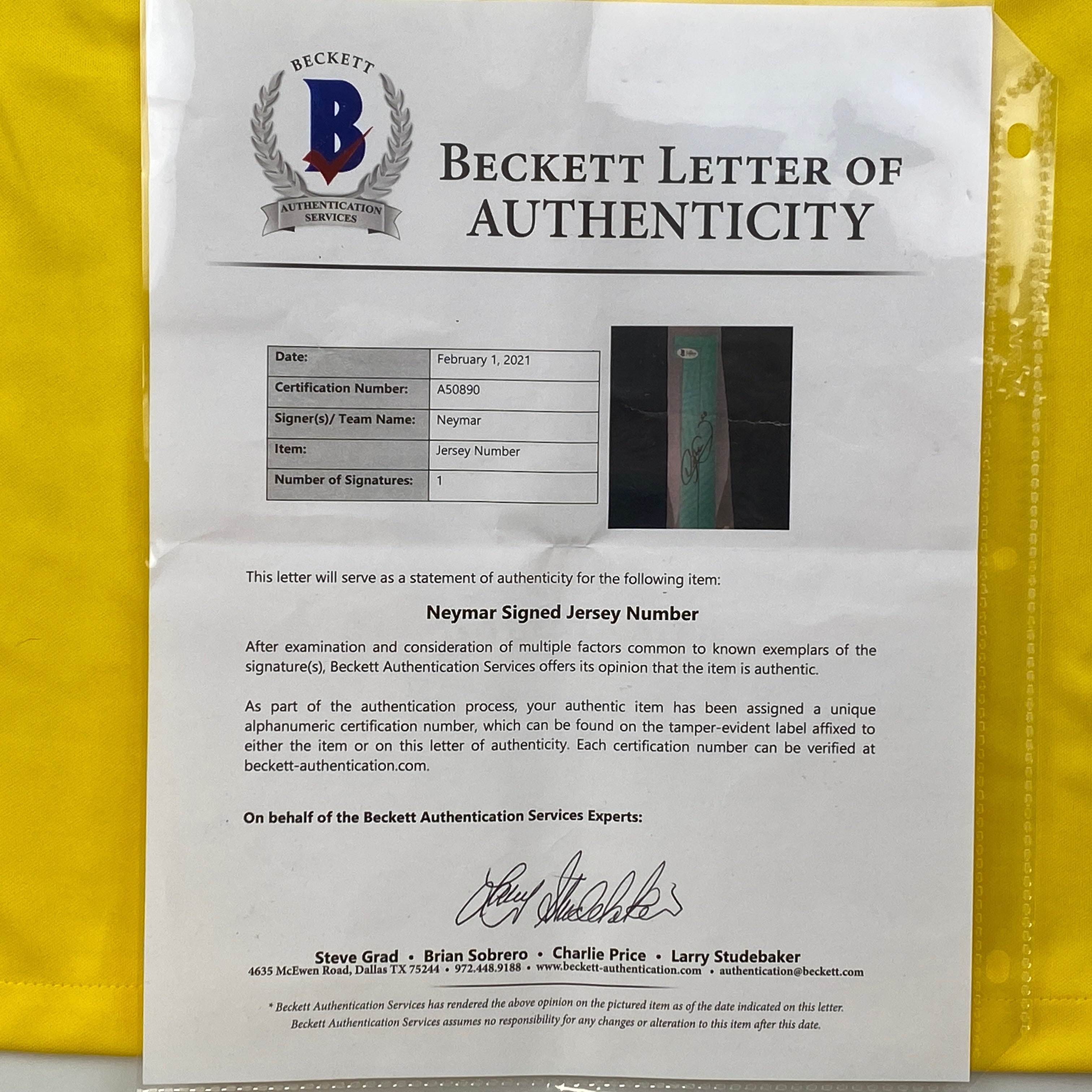 Autographed/Signed Neymar Jr. Brazil Soccer Futbol Jersey Beckett BAS COA/LOA 4