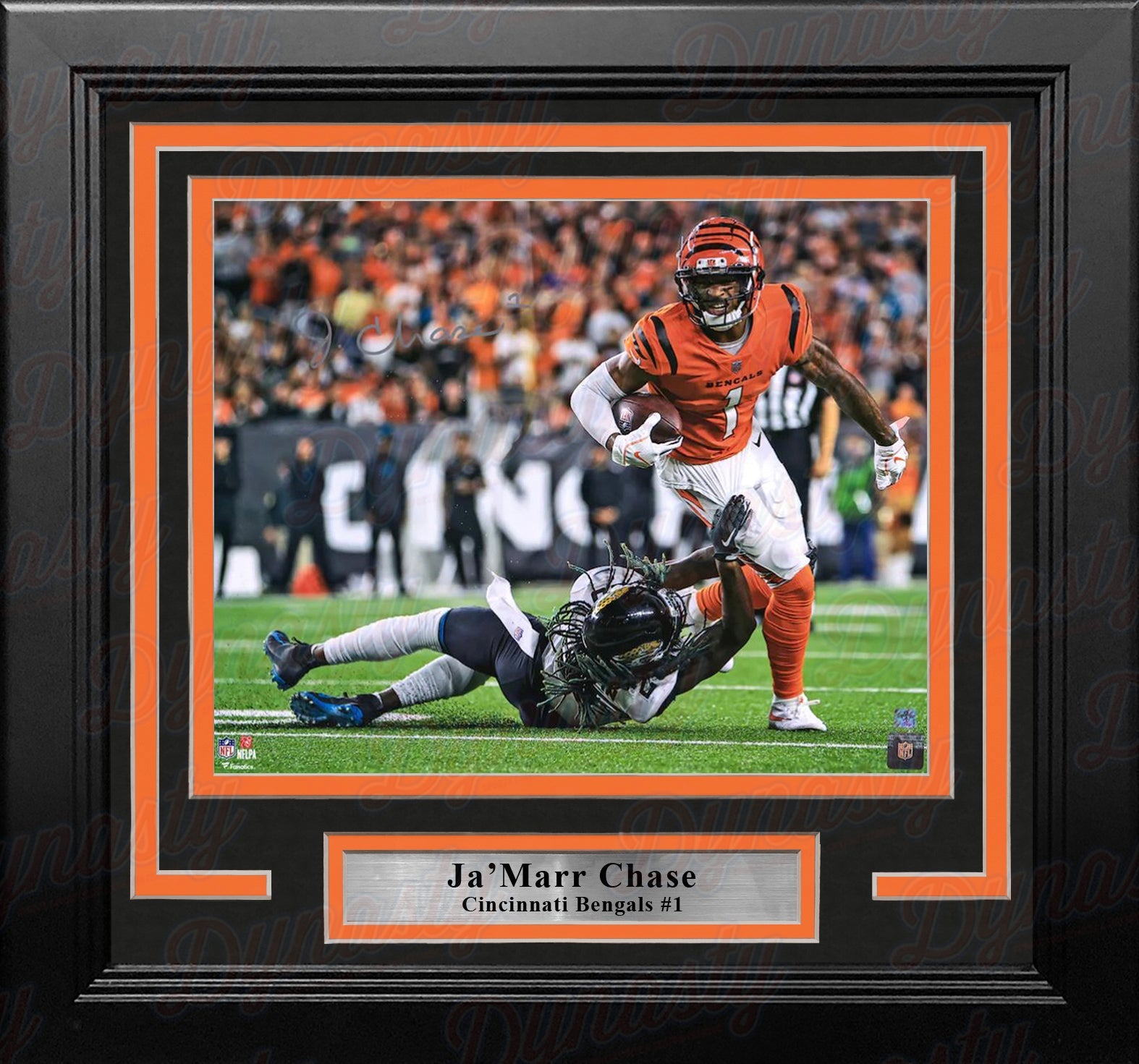 Ja'Marr Chase in Action Cincinnati Bengals Autographed 8" x 10" Framed Football Photo 1