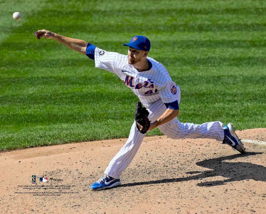 Jacob deGrom in Action New York Mets 8" x 10" Baseball Photo 1