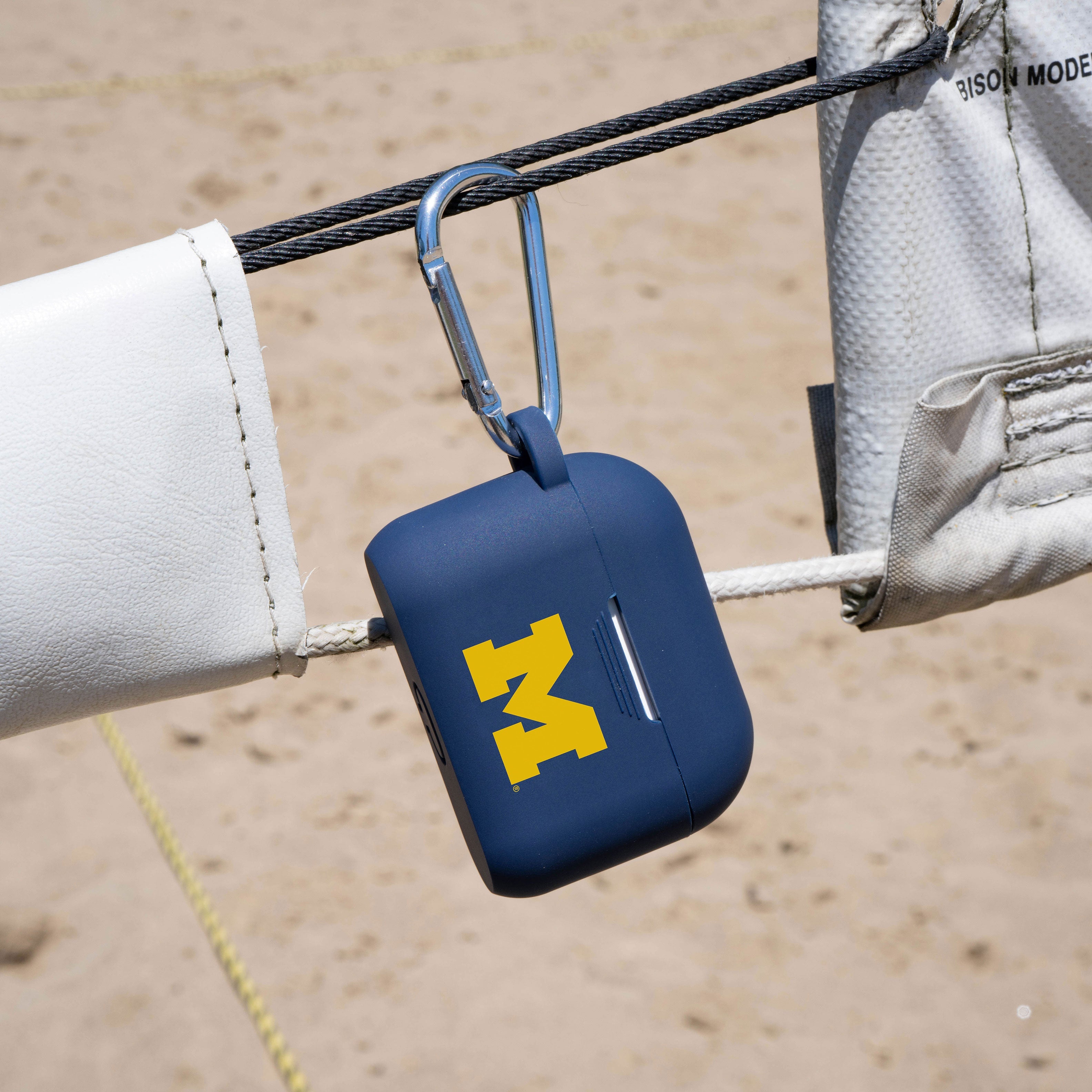 Michigan Wolverines AirPods Pro 1 & 2 Case Cover 2