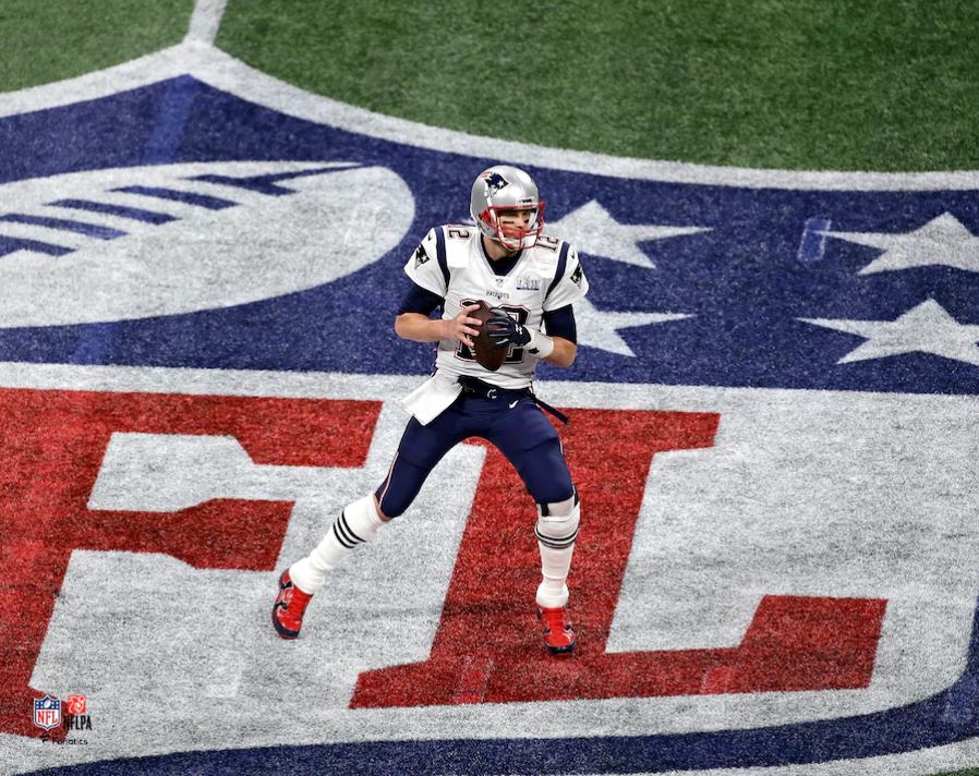 Tom Brady in Action New England Patriots 8" x 10" Football Photo 1