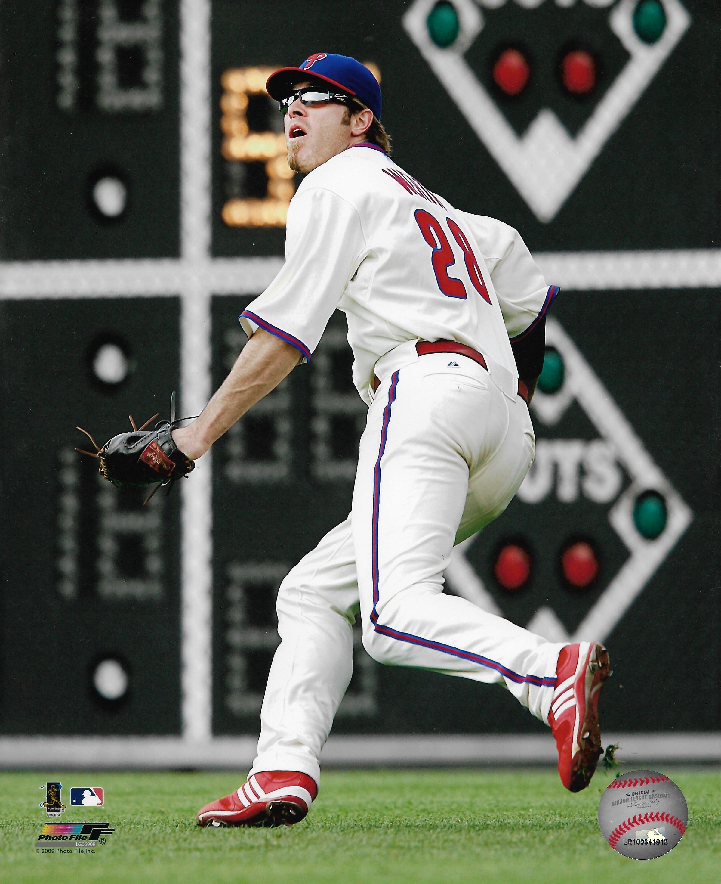 Jayson Werth in Action Philadelphia Phillies 8" x 10" Baseball Photo 1
