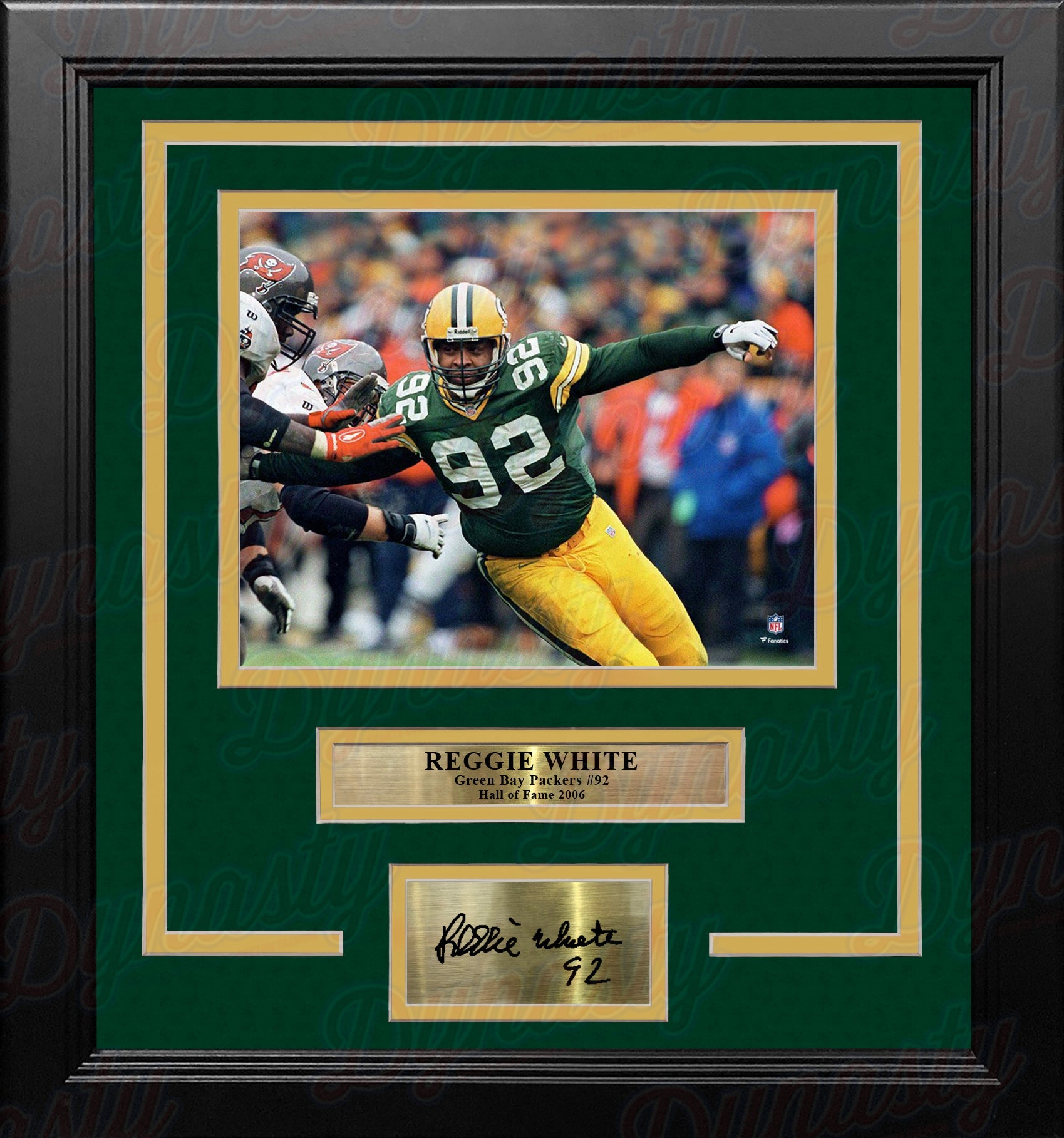 Reggie White in Action Green Bay Packers 8" x 10" Framed Football Photo with Engraved Autograph 1