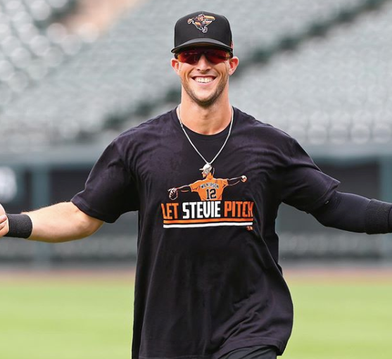 Let Stevie Pitch 3