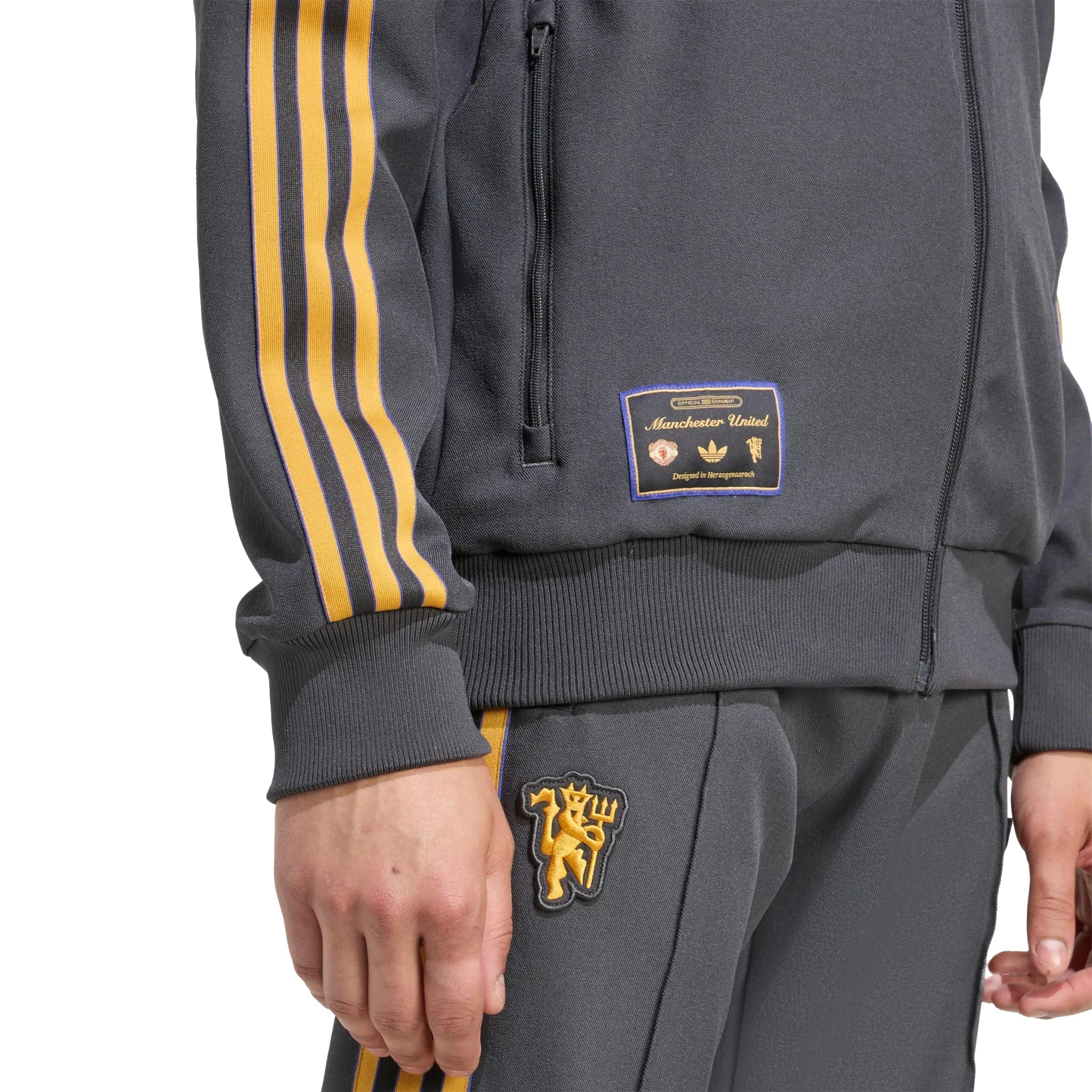 adidas 2025-26 Manchester United Men's Icon Track Top 5