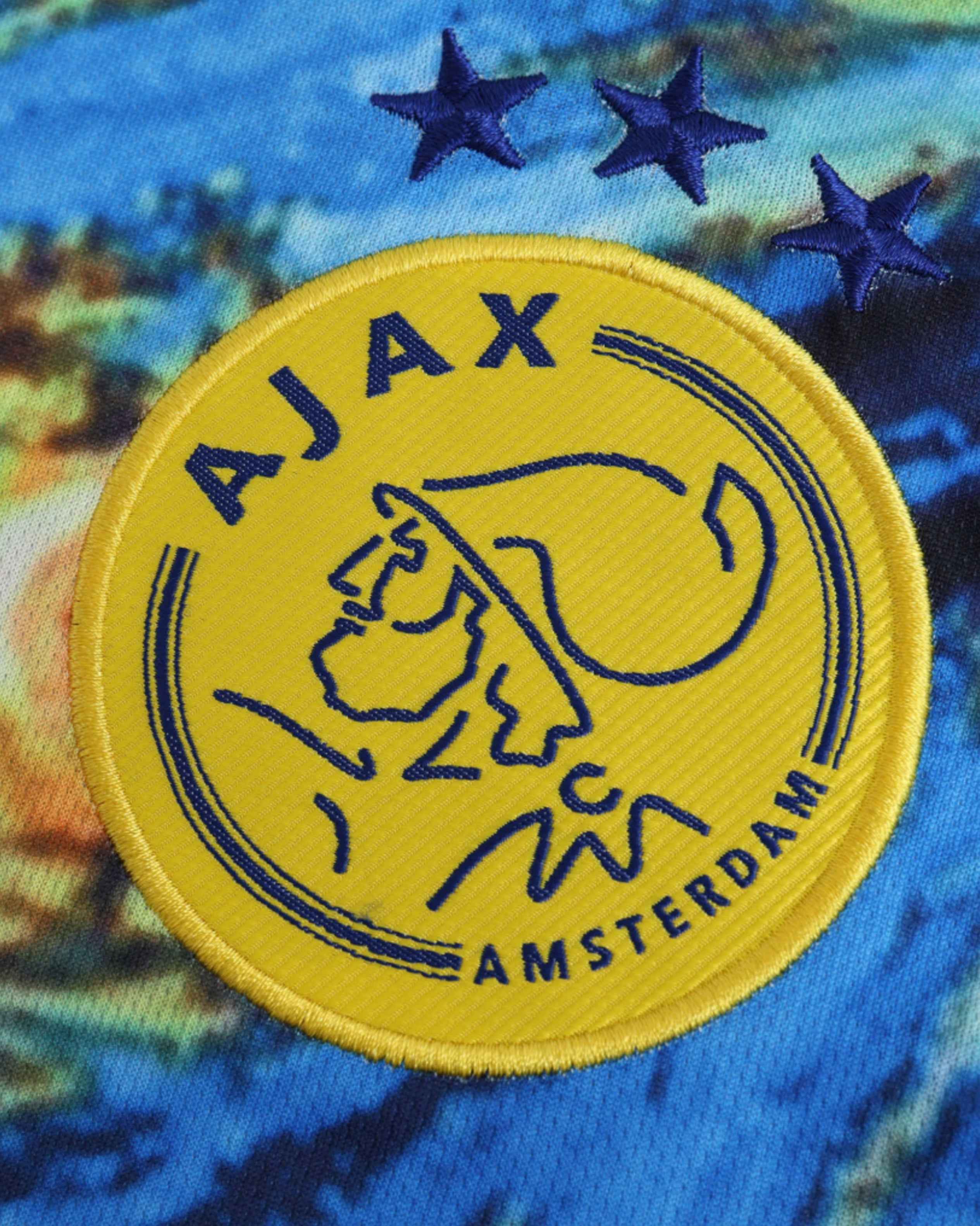 AJAX x VAN GOGH PREMIUM KIT 4