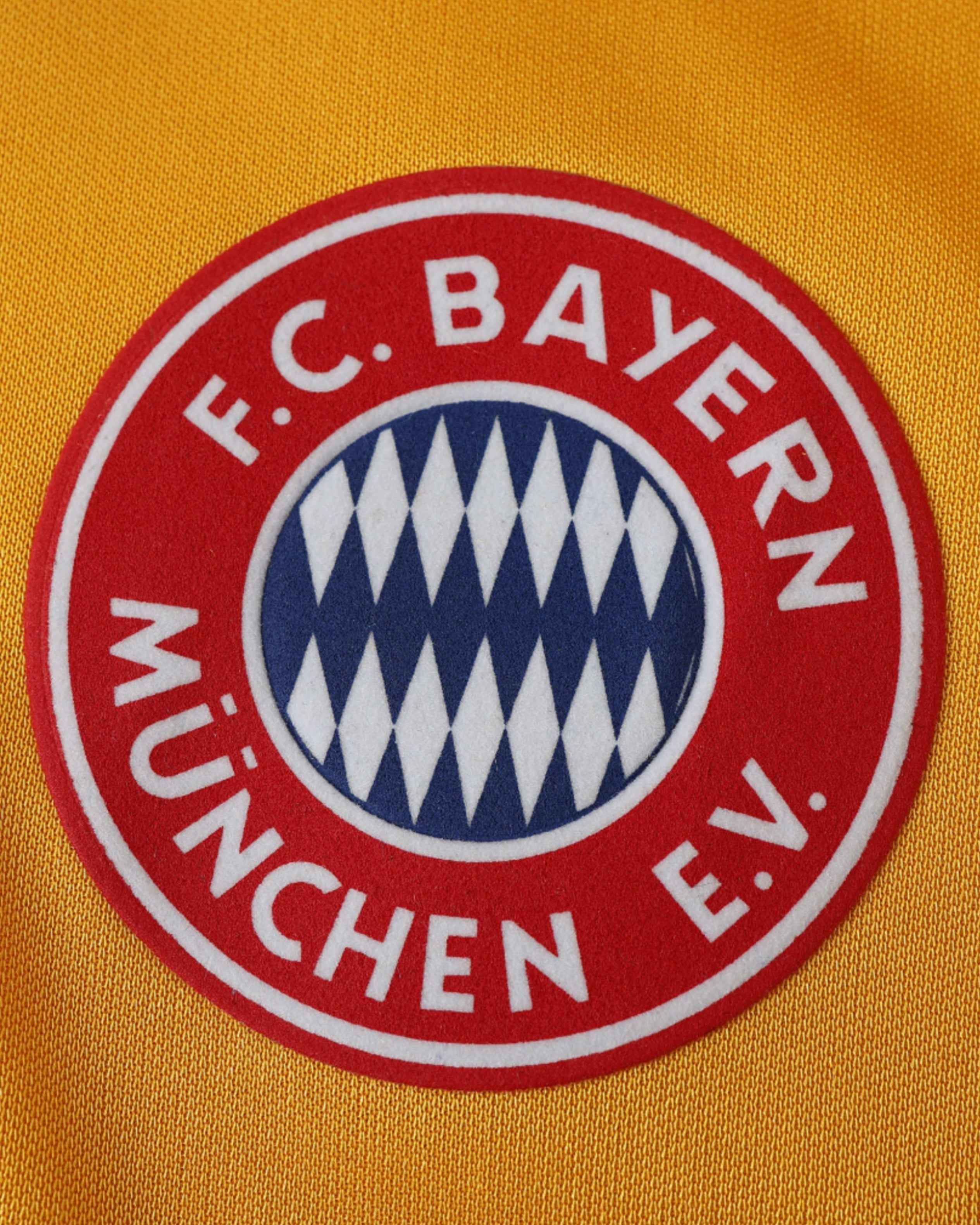 Adidas Bayern Munich Retro Away 1993/95 4