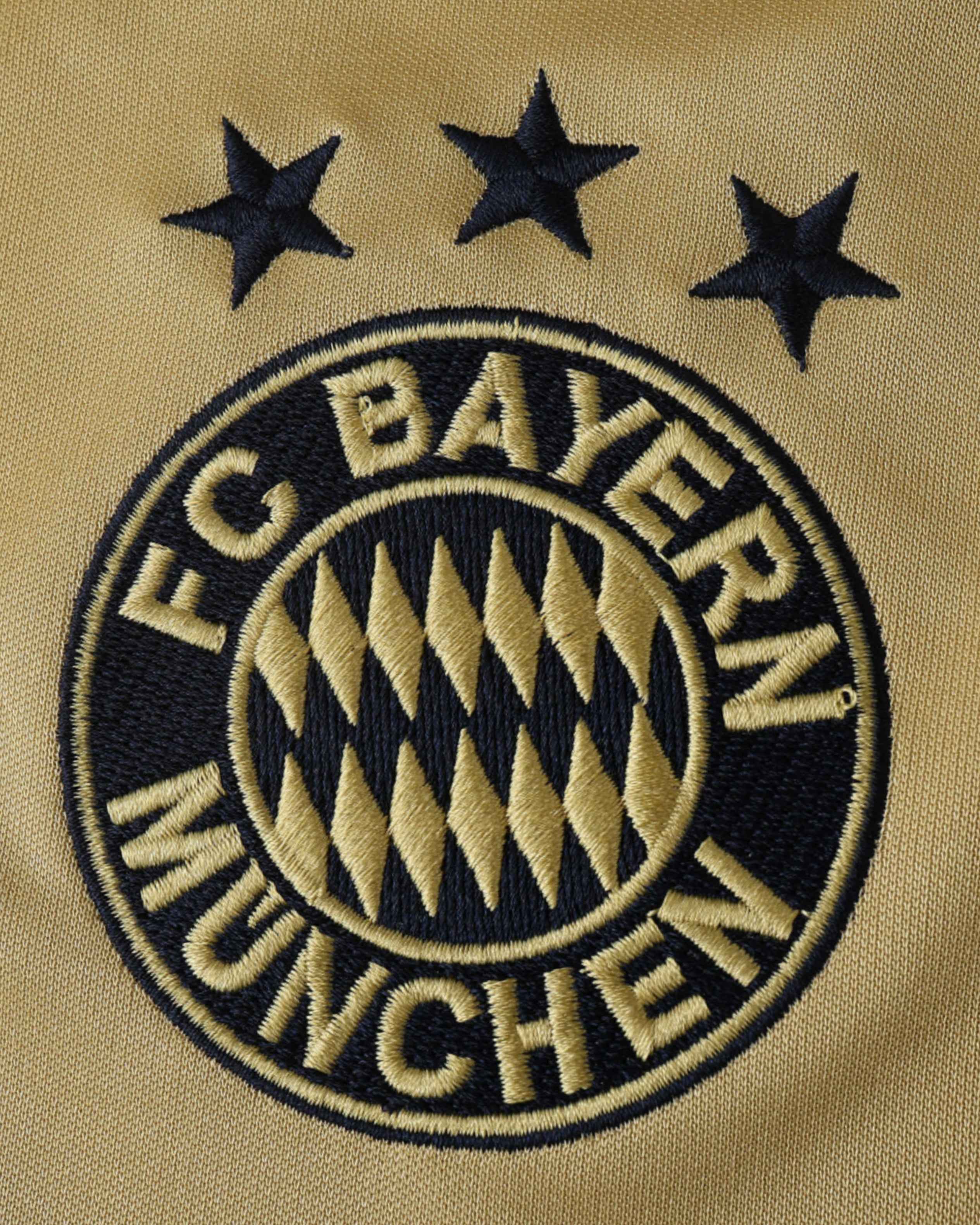 Adidas Bayern Munich Retro Home 2004/05 4