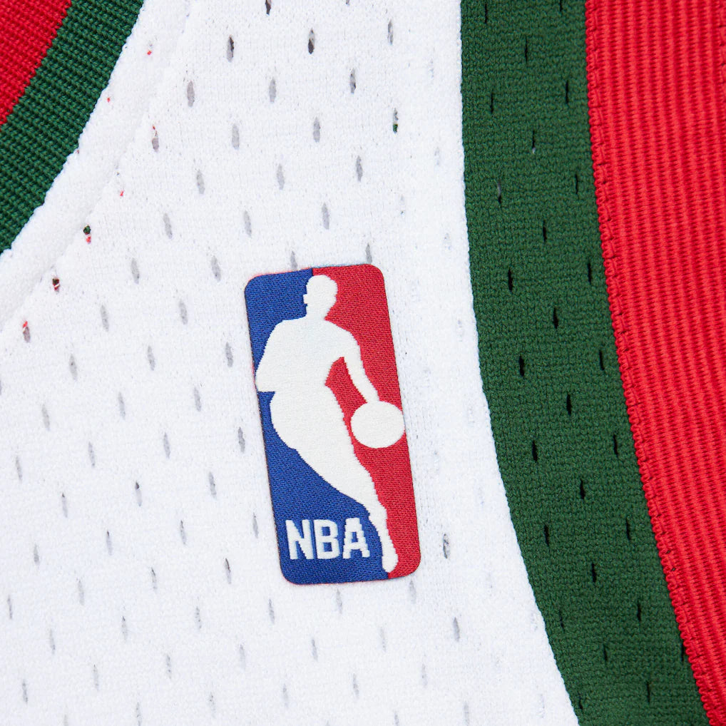 Milwaukee Bucks - Giannis Antetokounmpo 2013-14 White Swingman Jersey 4