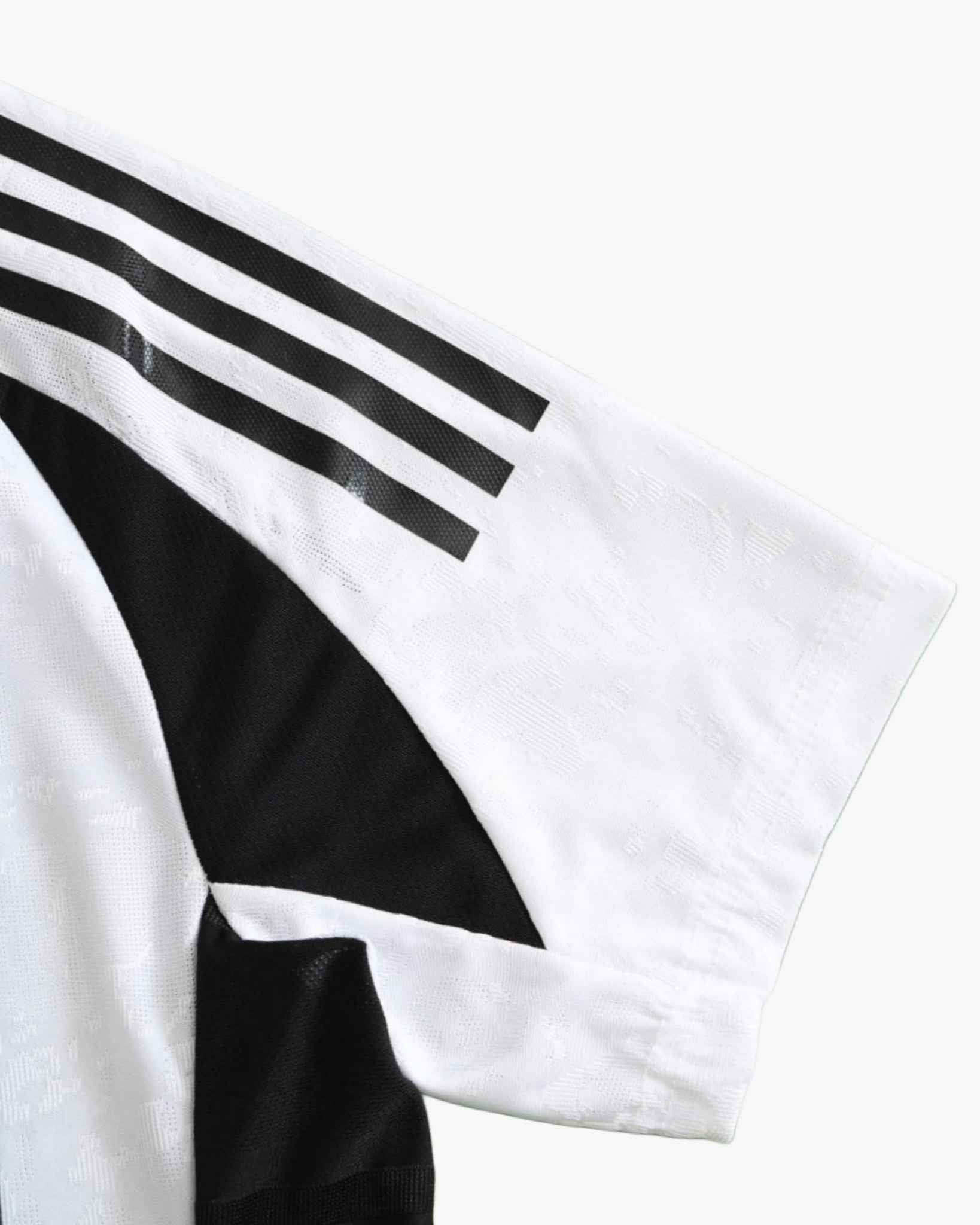 Adidas Juventus Home 2024/25 4