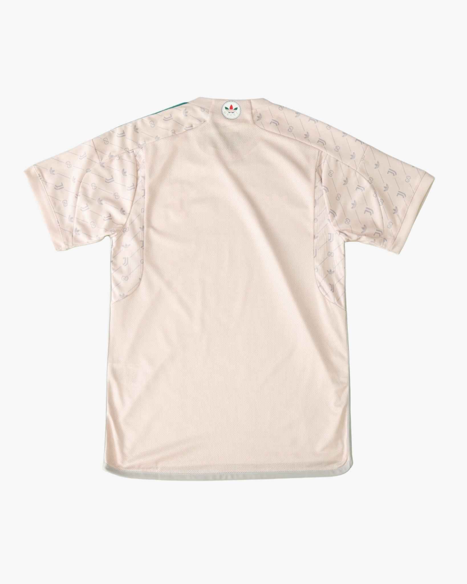 Adidas Juventus x Gucci Premium Kit 3