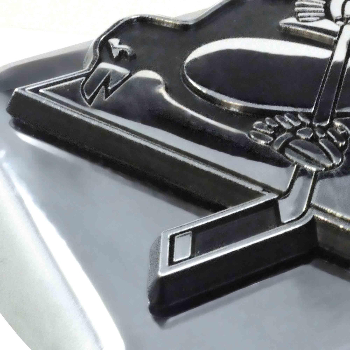 Washington Commanders Hitch Cover Solid Metal with Raised Chrome Metal Emblem 2" Square Type III 4