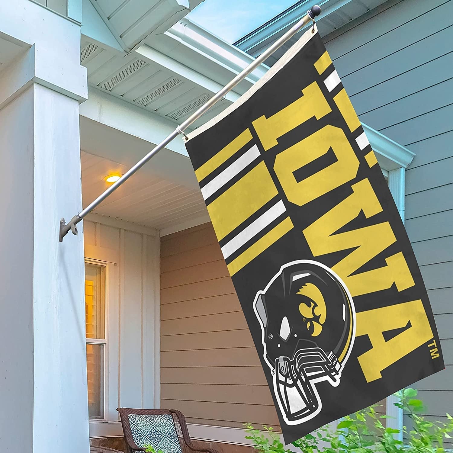 University of Iowa Hawkeyes Flag Banner 3x5 Feet Metal Grommets Helmet Design 2