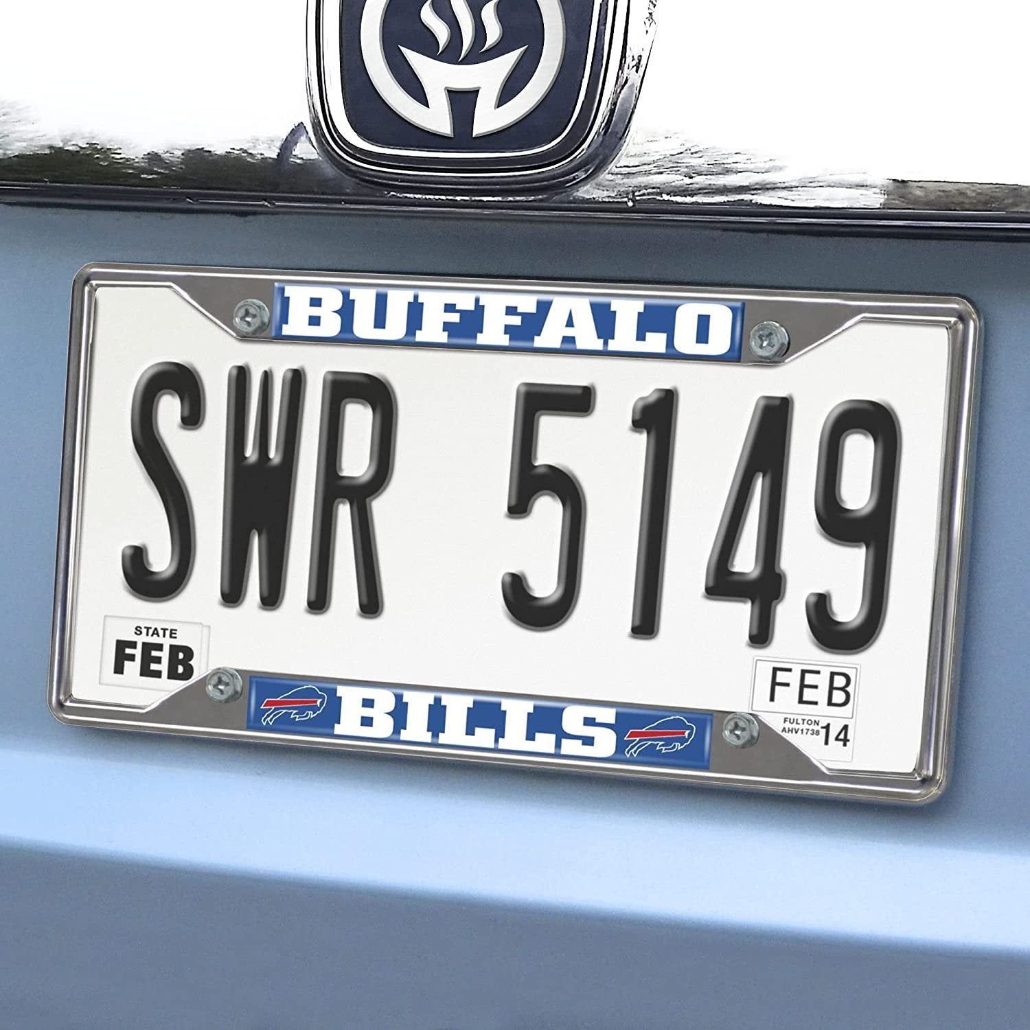 Buffalo Bills Metal License Plate Frame Chrome Tag Cover 6x12 Inch