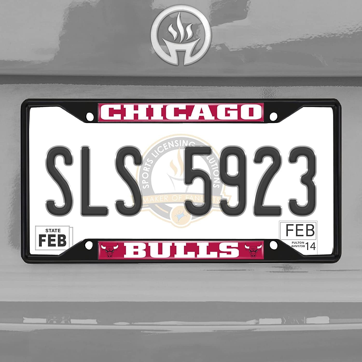 FANMATS 31327 Chicago Bulls Metal License Plate Frame Black Finish