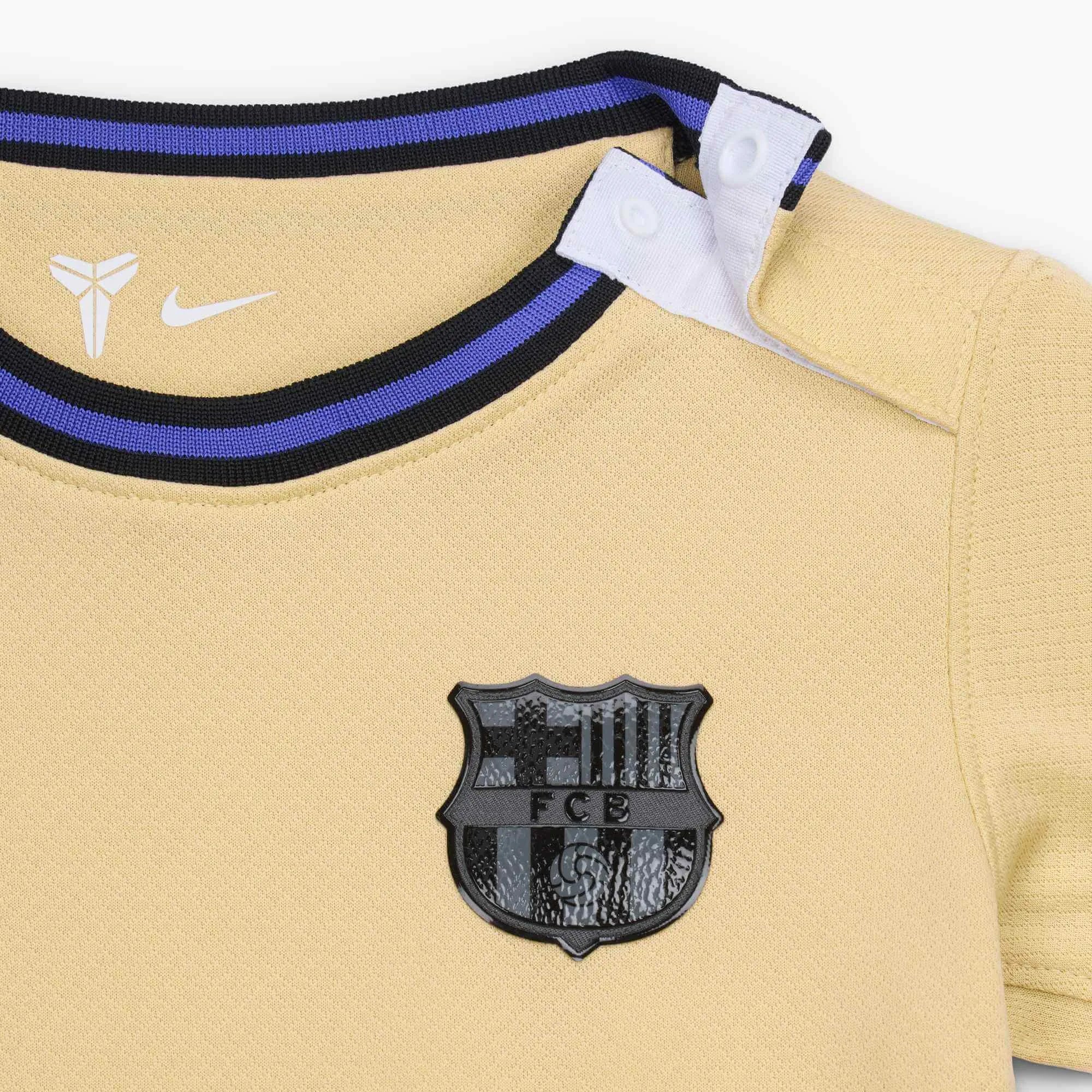 Nike 2025-26 Barcelona Infant Away Kit 3