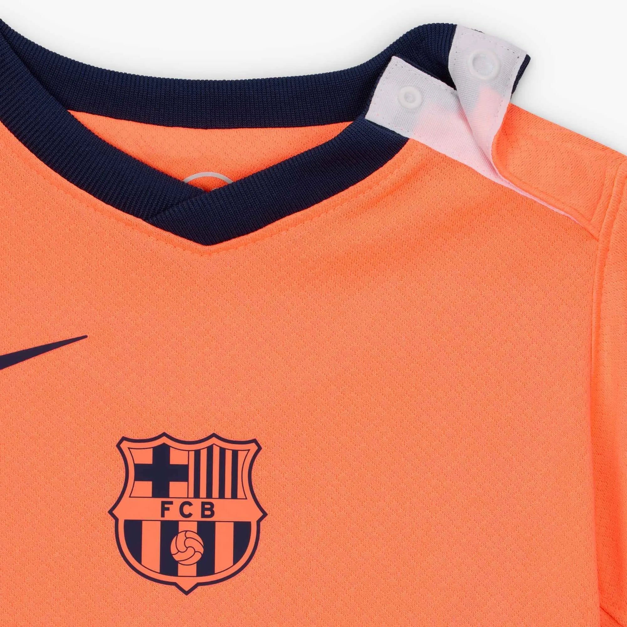 Nike 2025-26 Barcelona Infant Third Kit 3