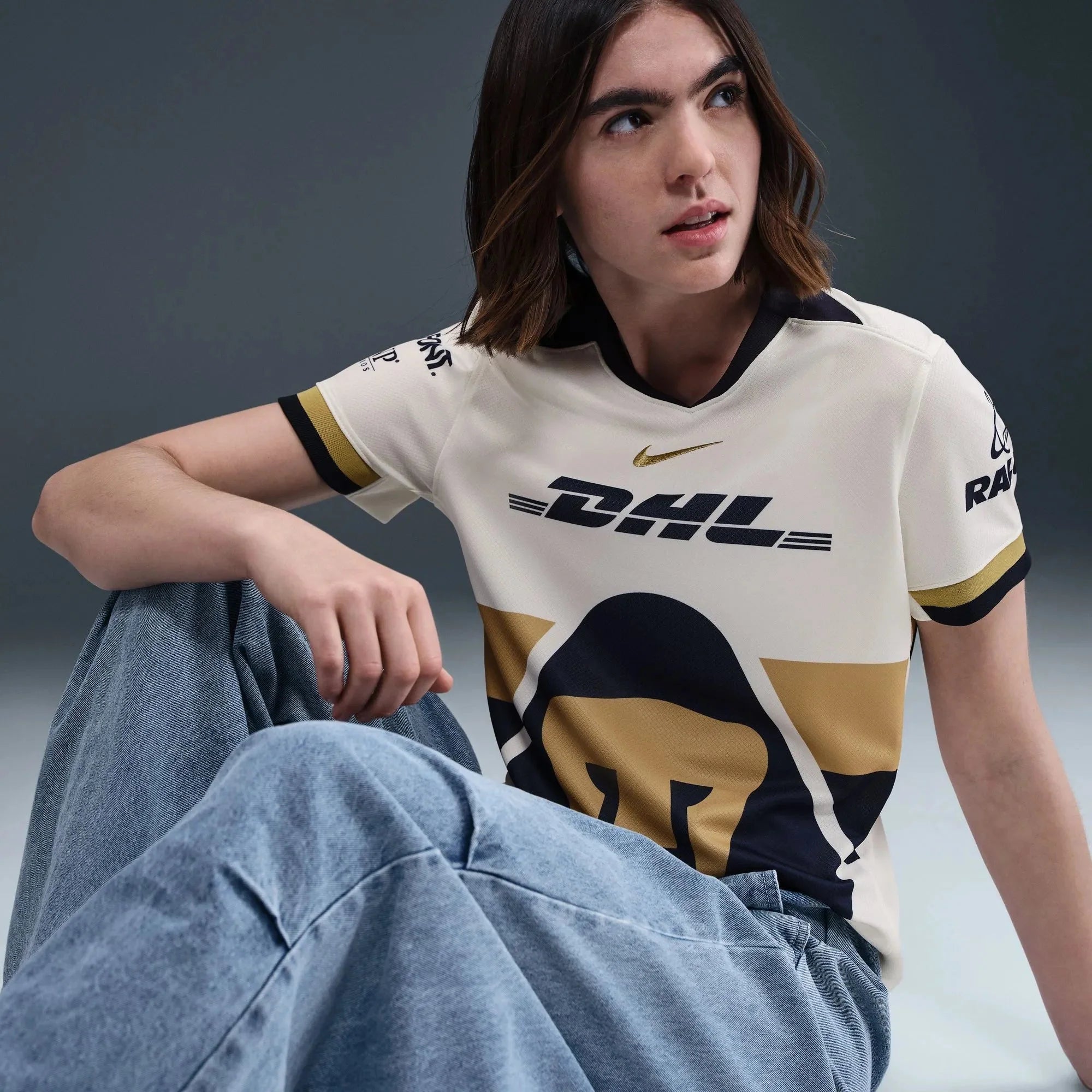 Nike 2025-26 Pumas Women's Stadium Home Soccer Jersey 4