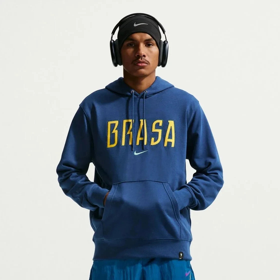 Nike 2026 Brazil Men's Club French Terry Pullover Hoodie 1