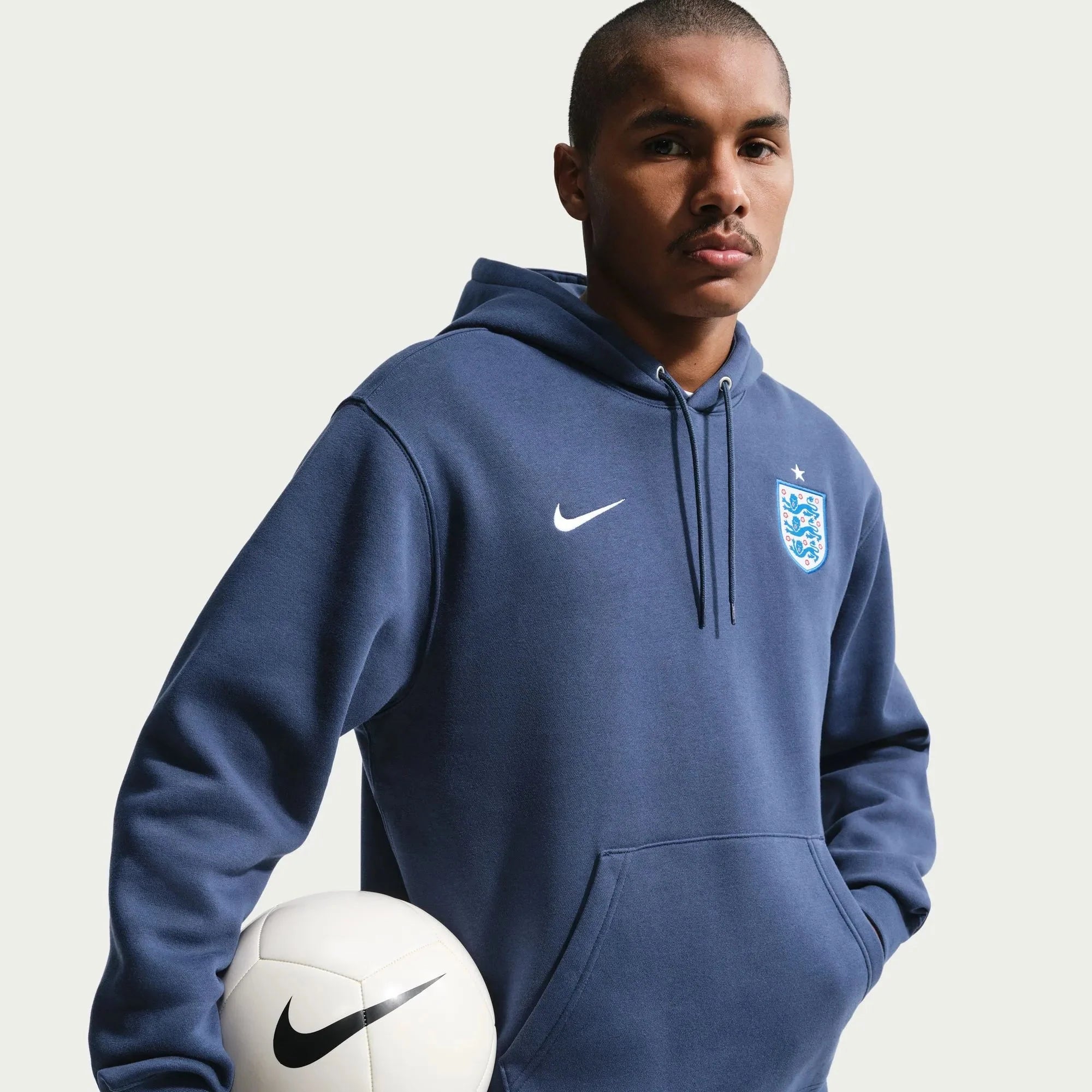 Nike 2026 England Men's Club Pullover Hoodie 4