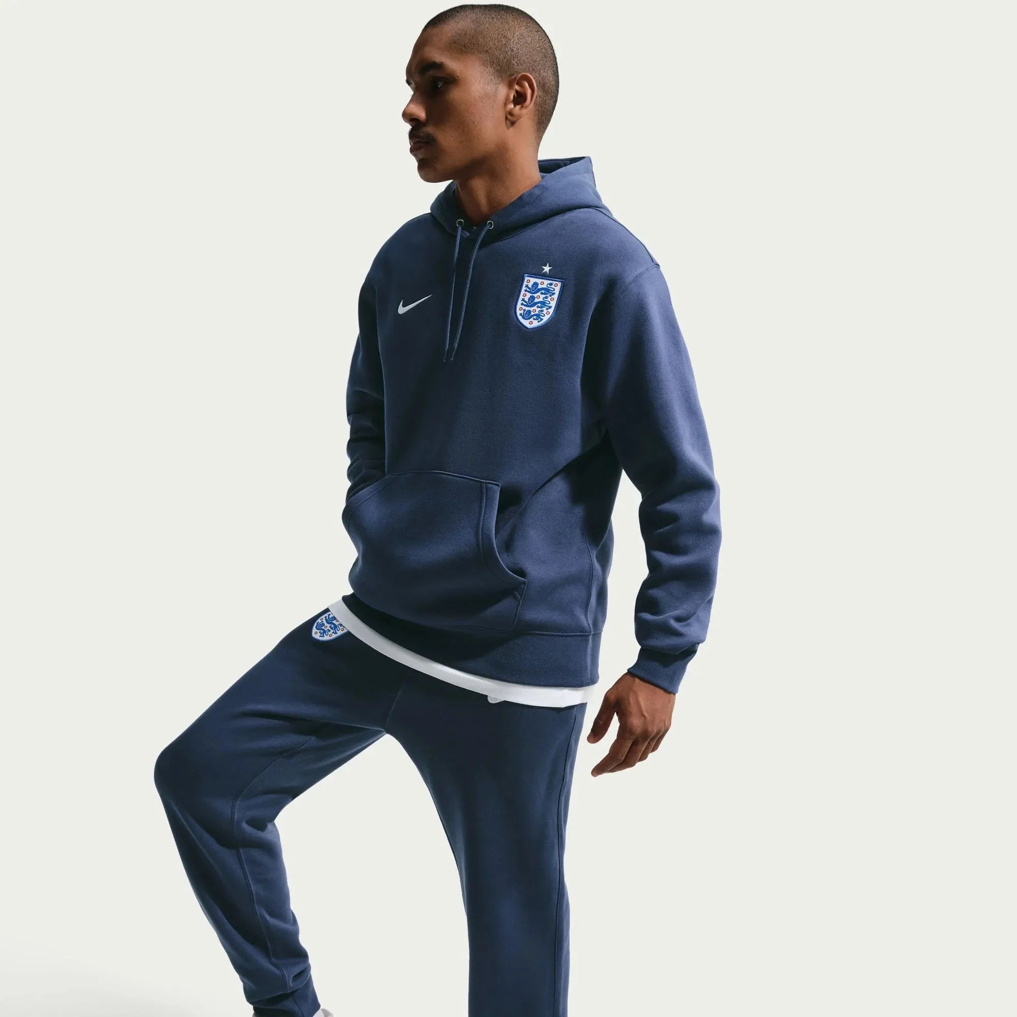Nike 2026 England Men's Club Pullover Hoodie 3