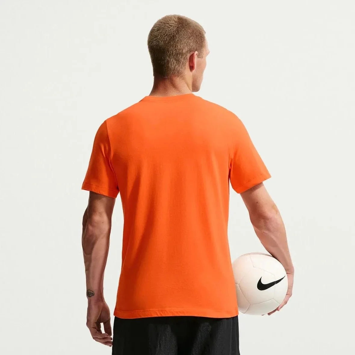 Nike 2026 Netherlands Men's Crest Tee 2