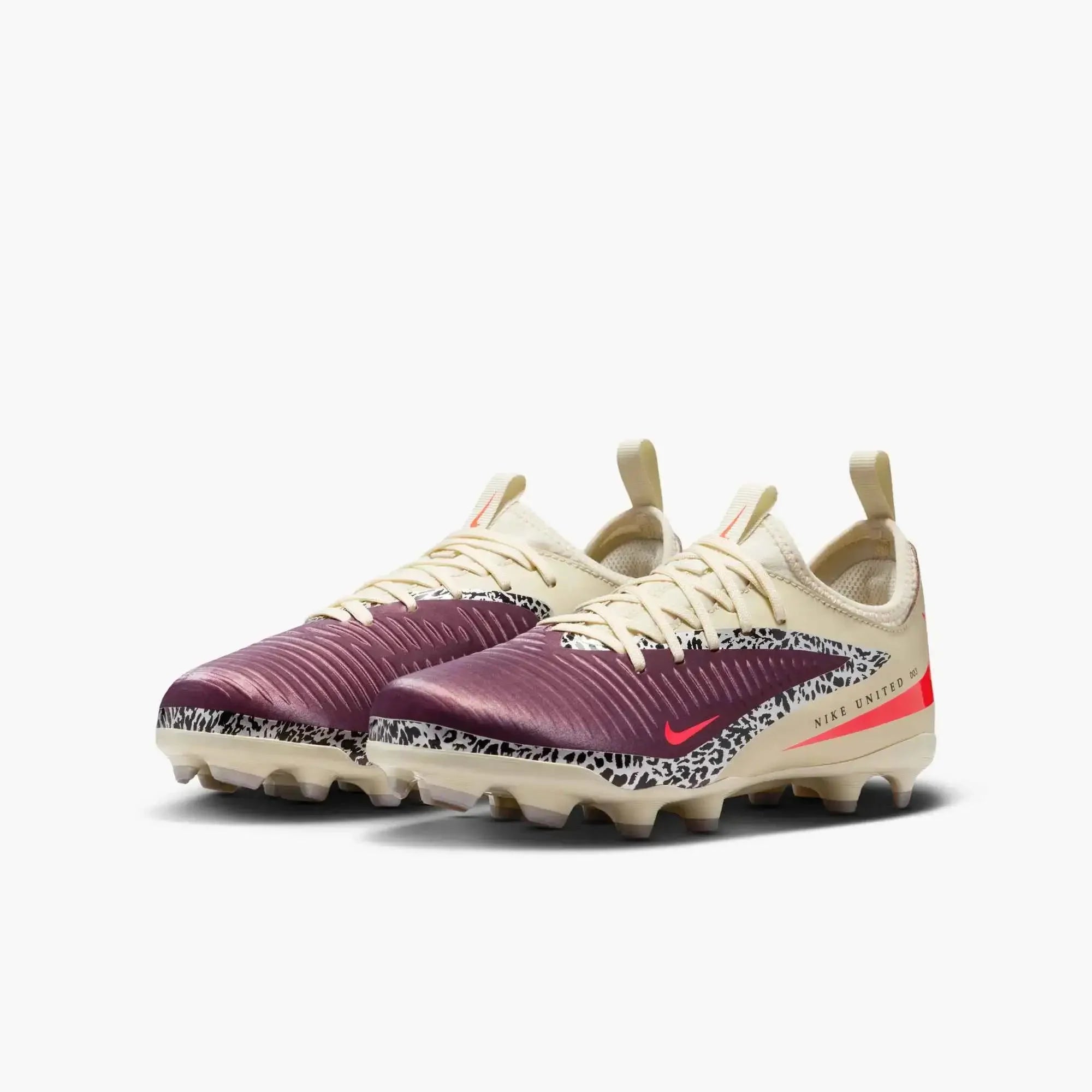 Nike Junior Phantom 6 Low Academy NU3 Firm/Multi Ground Soccer Cleats - United NU3 Pack (SU26) 3