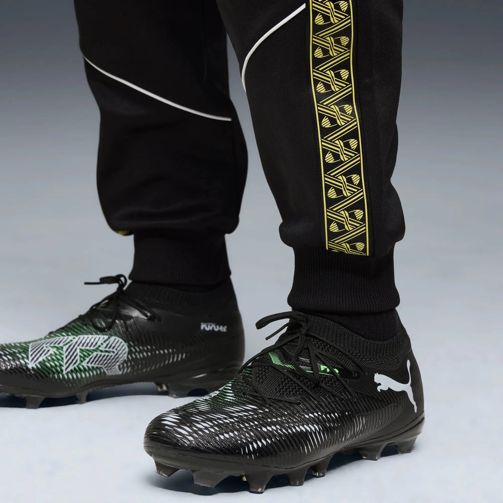 Puma 2025-26 Borussia Dortmund Men's King Anthem Pants 6