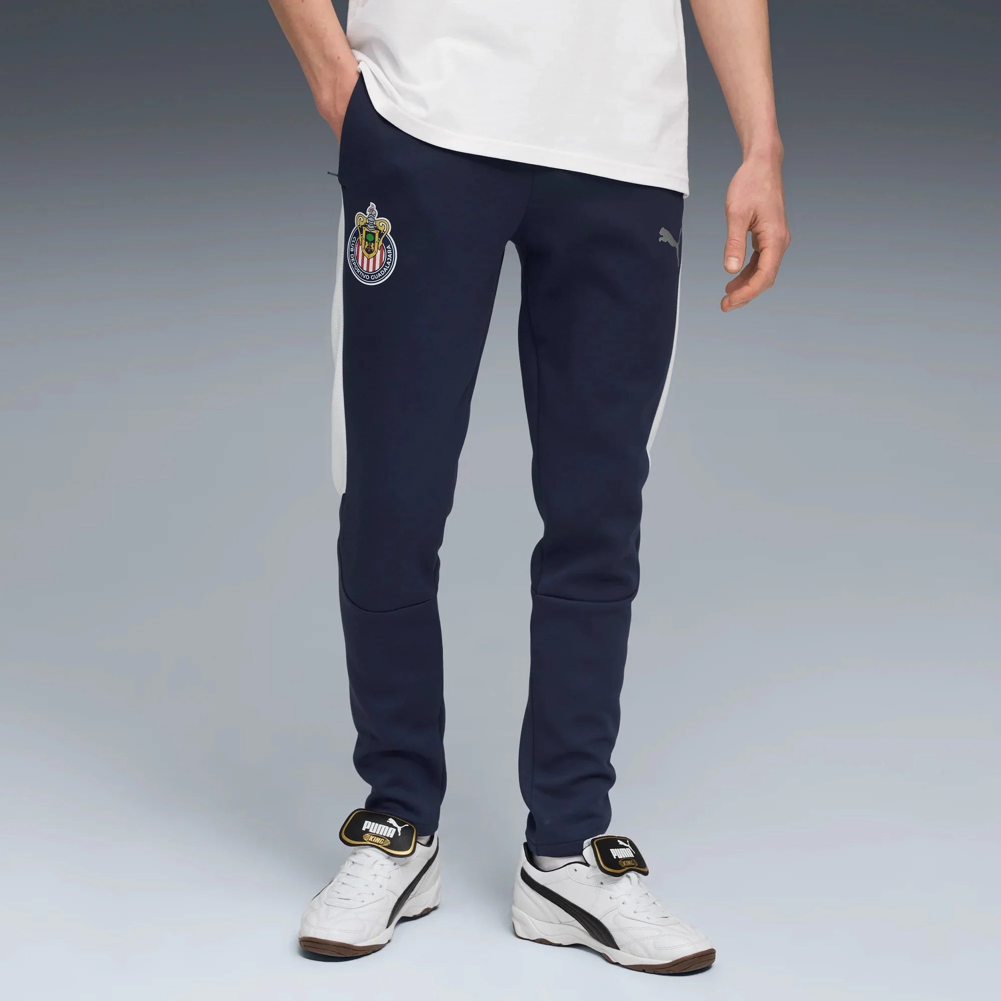 Puma 2025-26 Chivas Men's Evostripe Pants 3