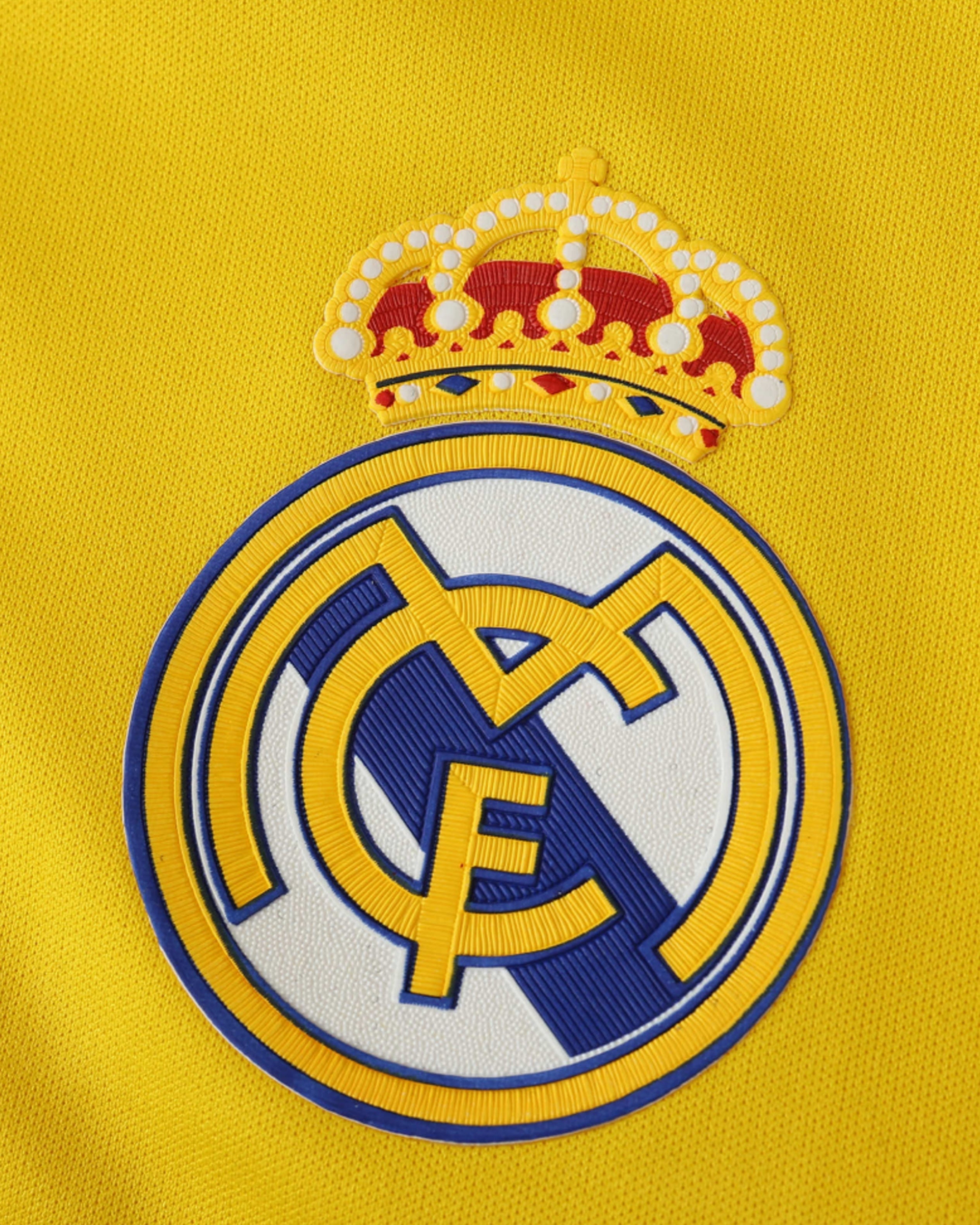 Adidas Real Madrid Retro Goalkeeper 2011/12 3