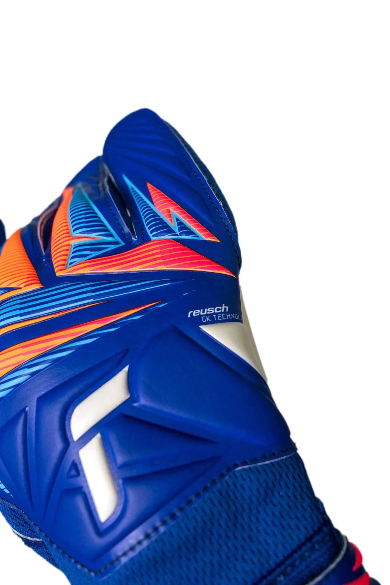 Reusch Attrakt Grip Goalkeeper Gloves 8